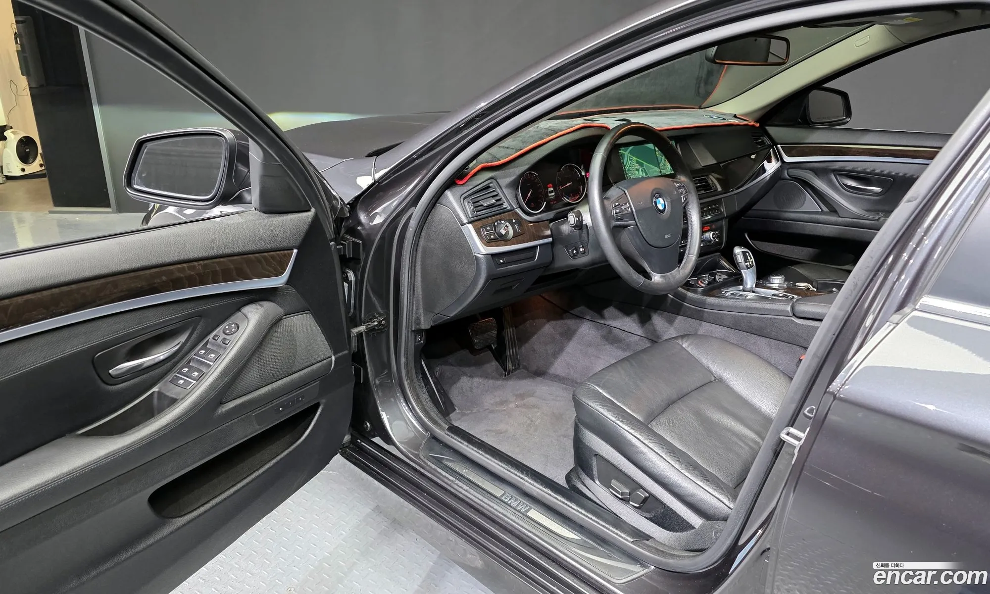 BMW 5 Series 2013 WBAXG3104DDW42937 — 3