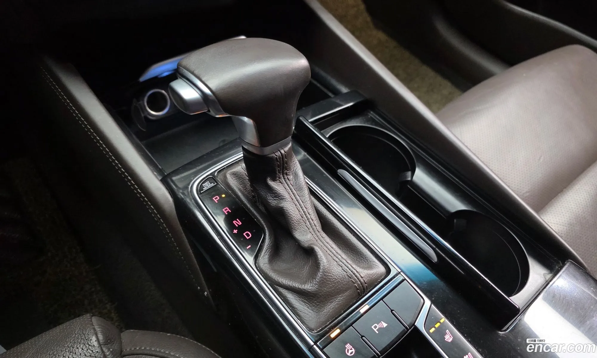 Kia K7 2017 — 7