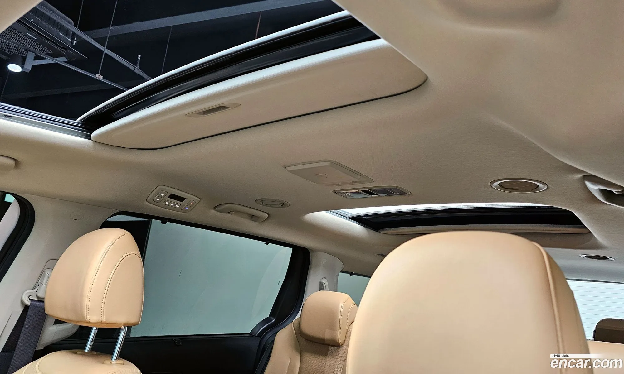 Kia Carnival 2020 KNANE81BBMS031373 — 16