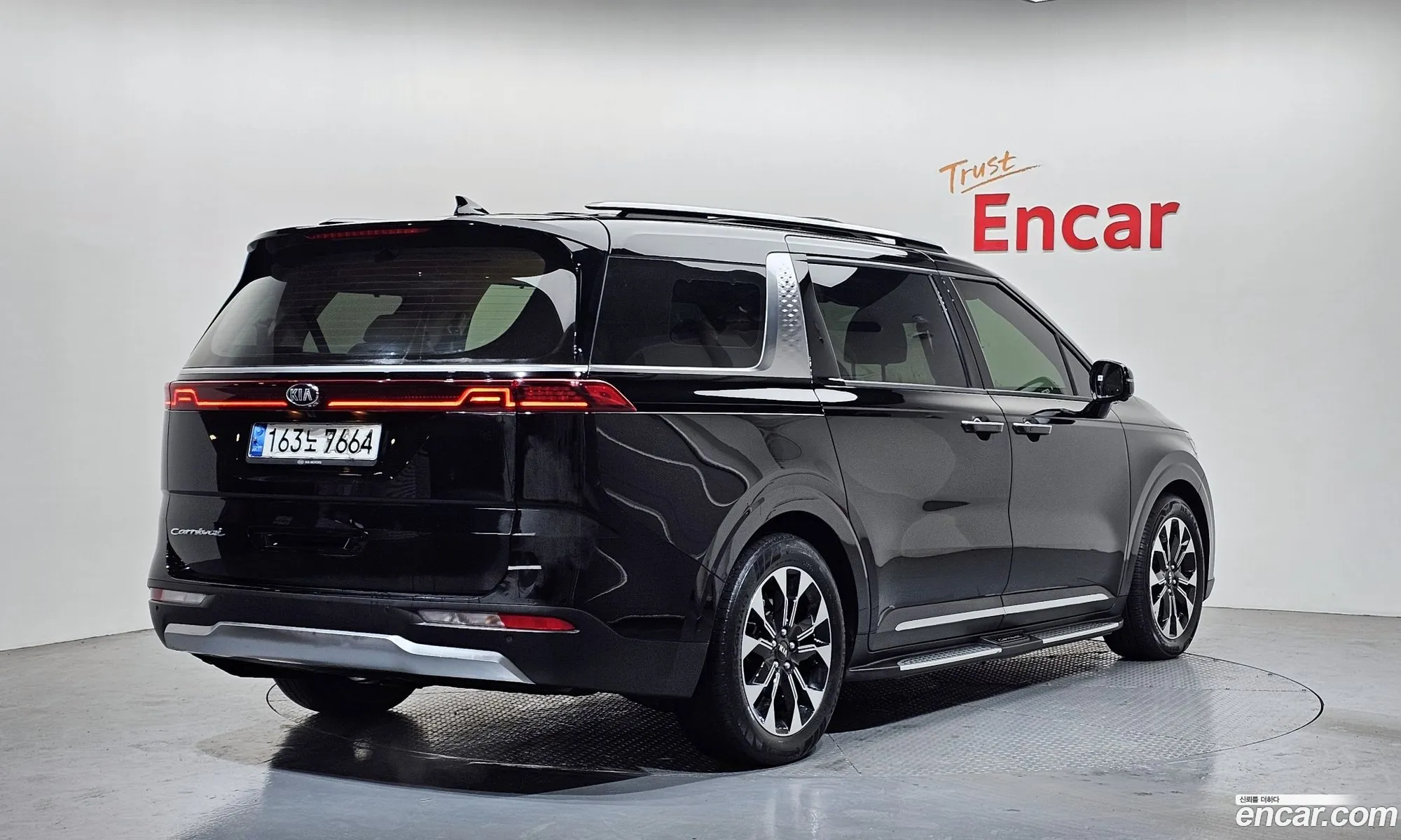Kia Carnival 2020 KNANE81BBMS031373 — 21