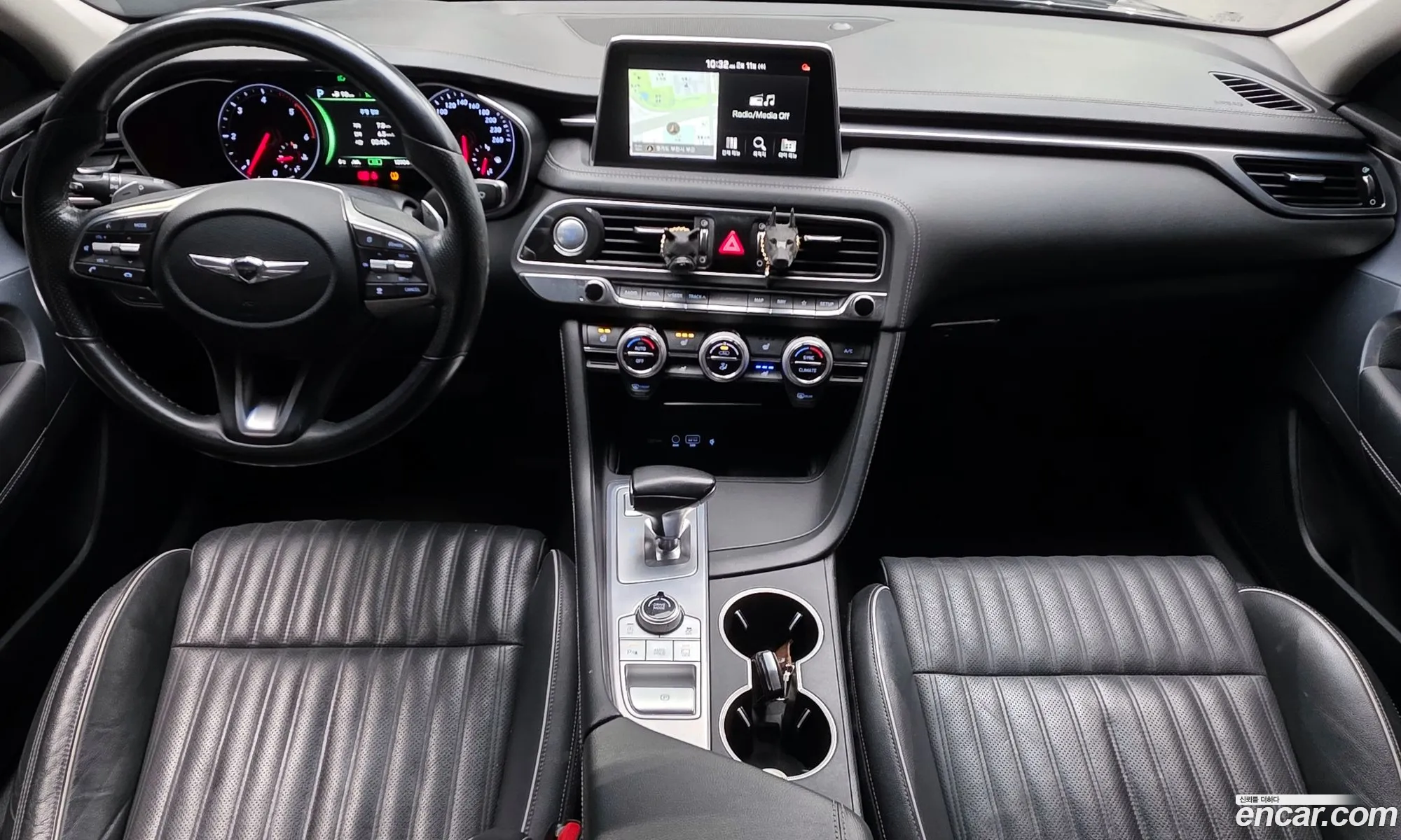 Genesis G70 2018 KMTG441BBJU007517 — 19