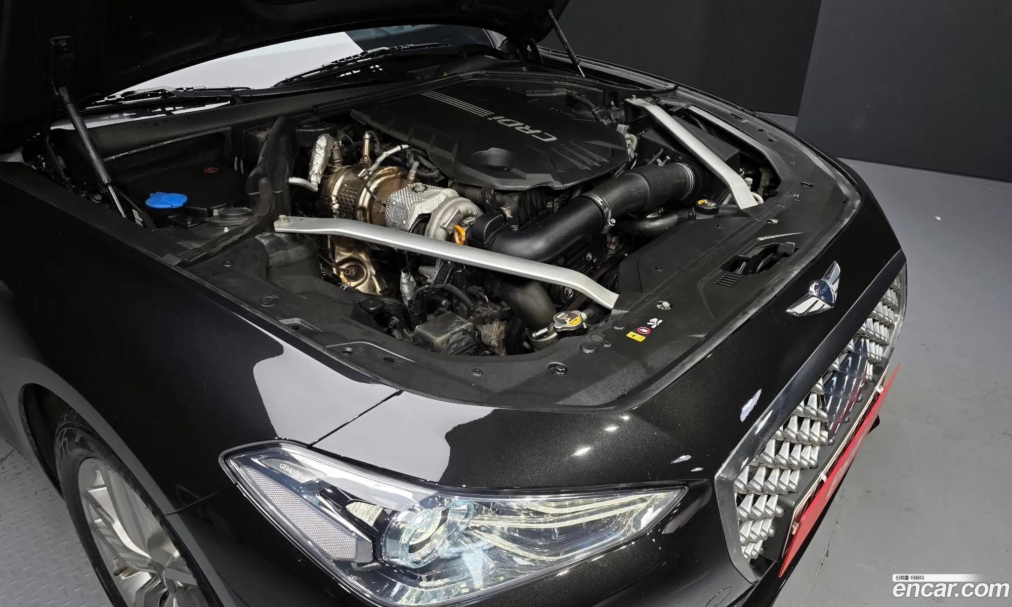 Genesis G70 2018 KMTG441BBJU007517 — 18