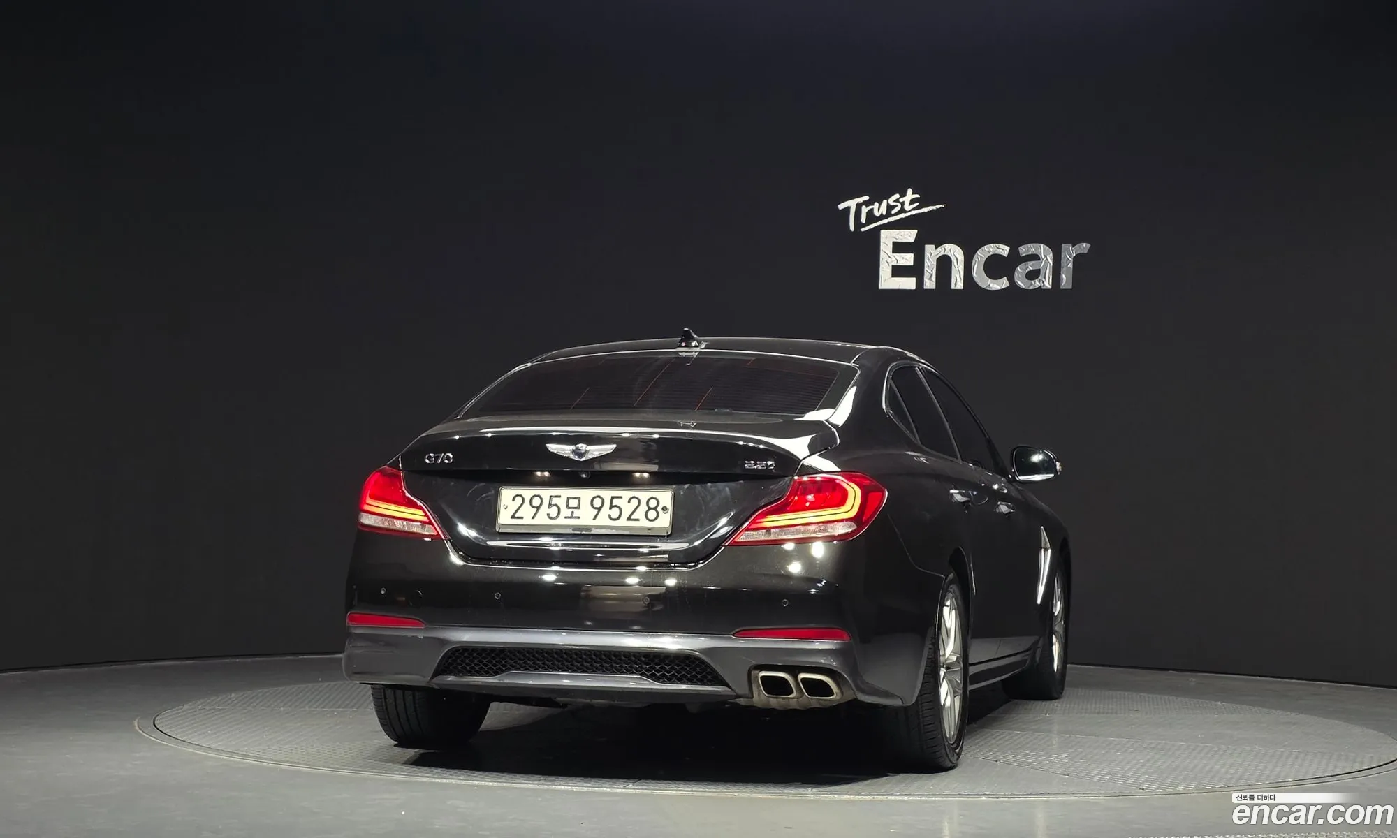 Genesis G70 2018 KMTG441BBJU007517 — 14