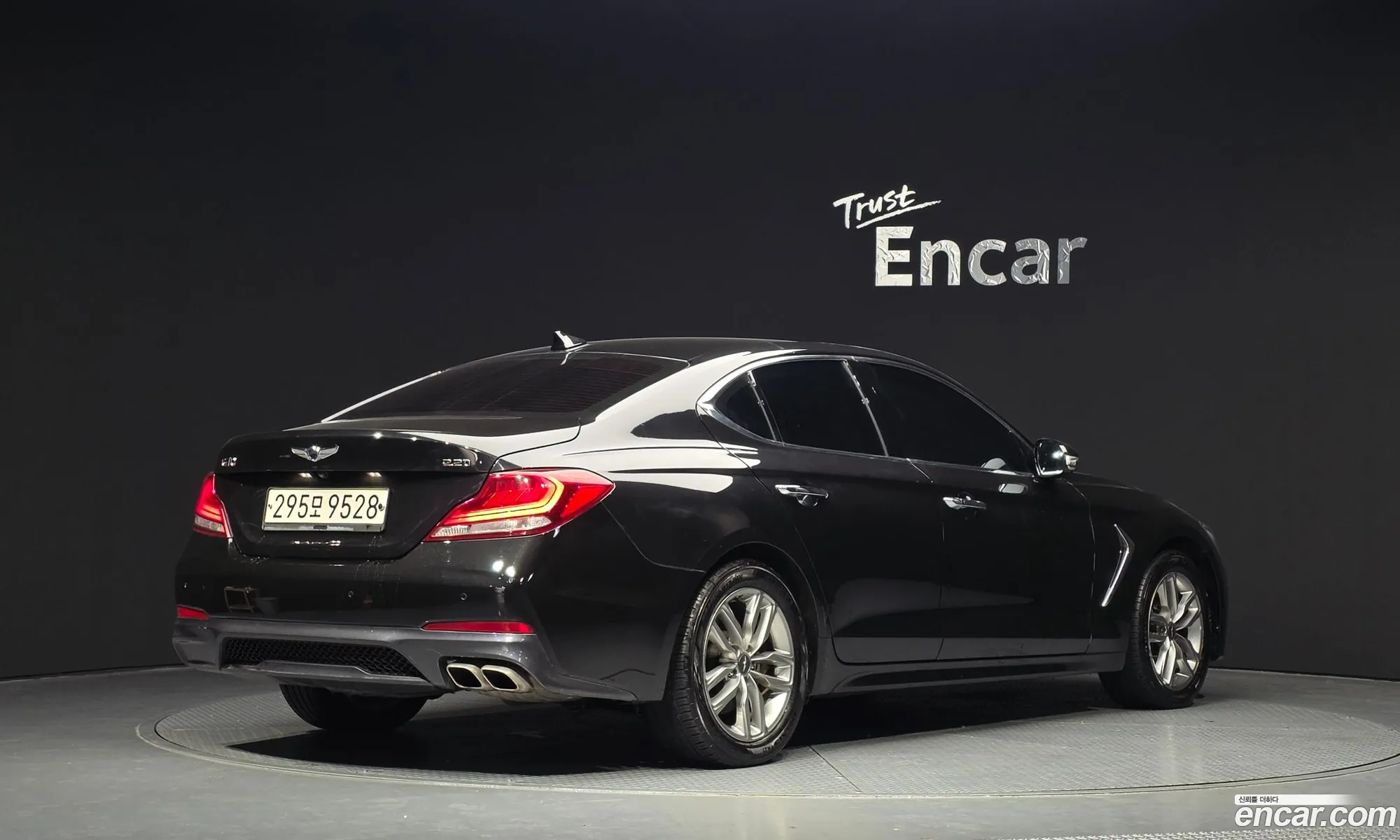Genesis G70 2018 KMTG441BBJU007517 — 13