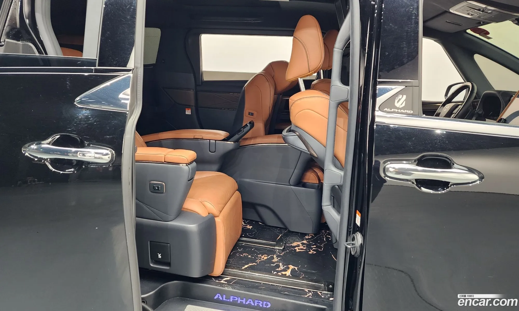 Toyota Alphard 2024 — 6