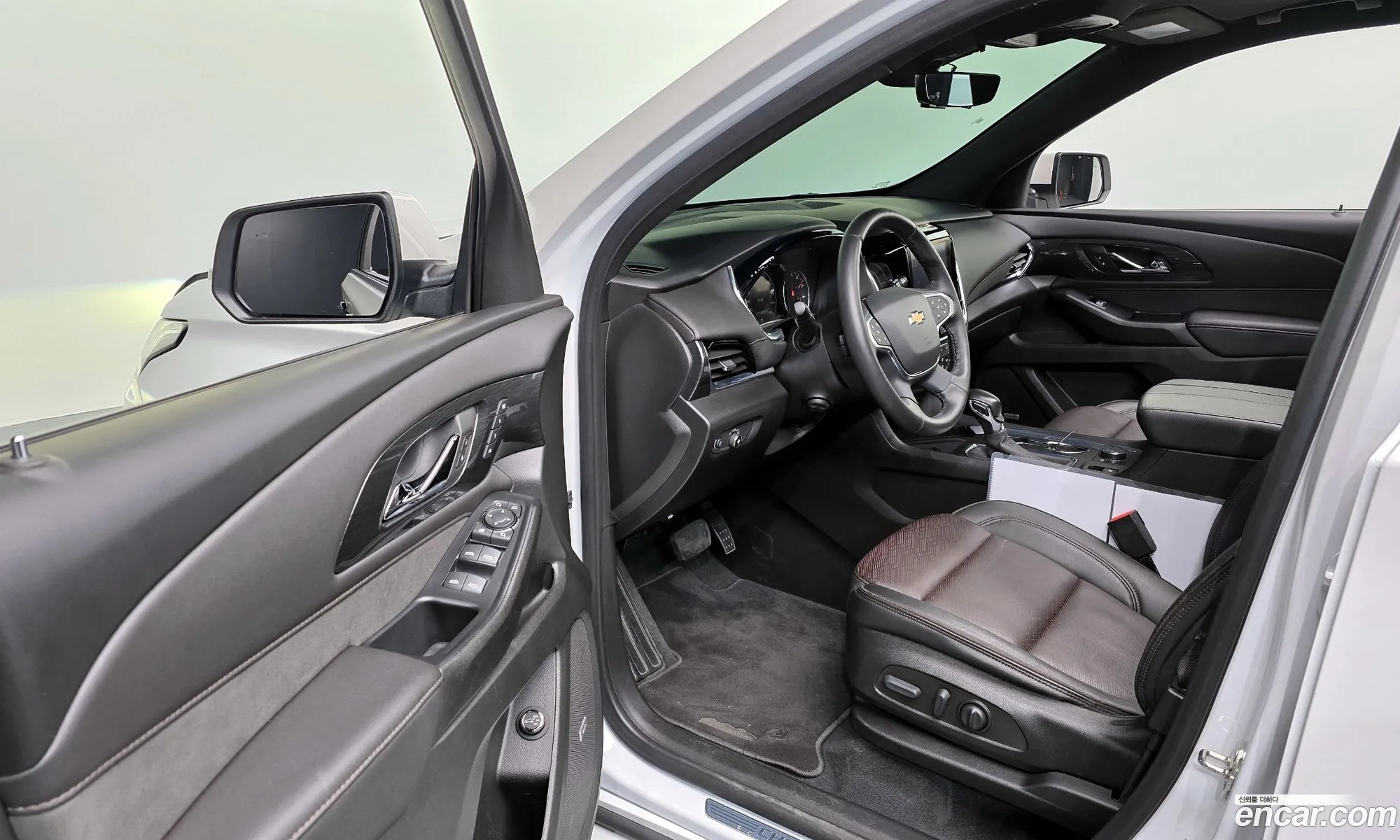 Chevrolet (GM Daewoo) Traverse 2022 — 11