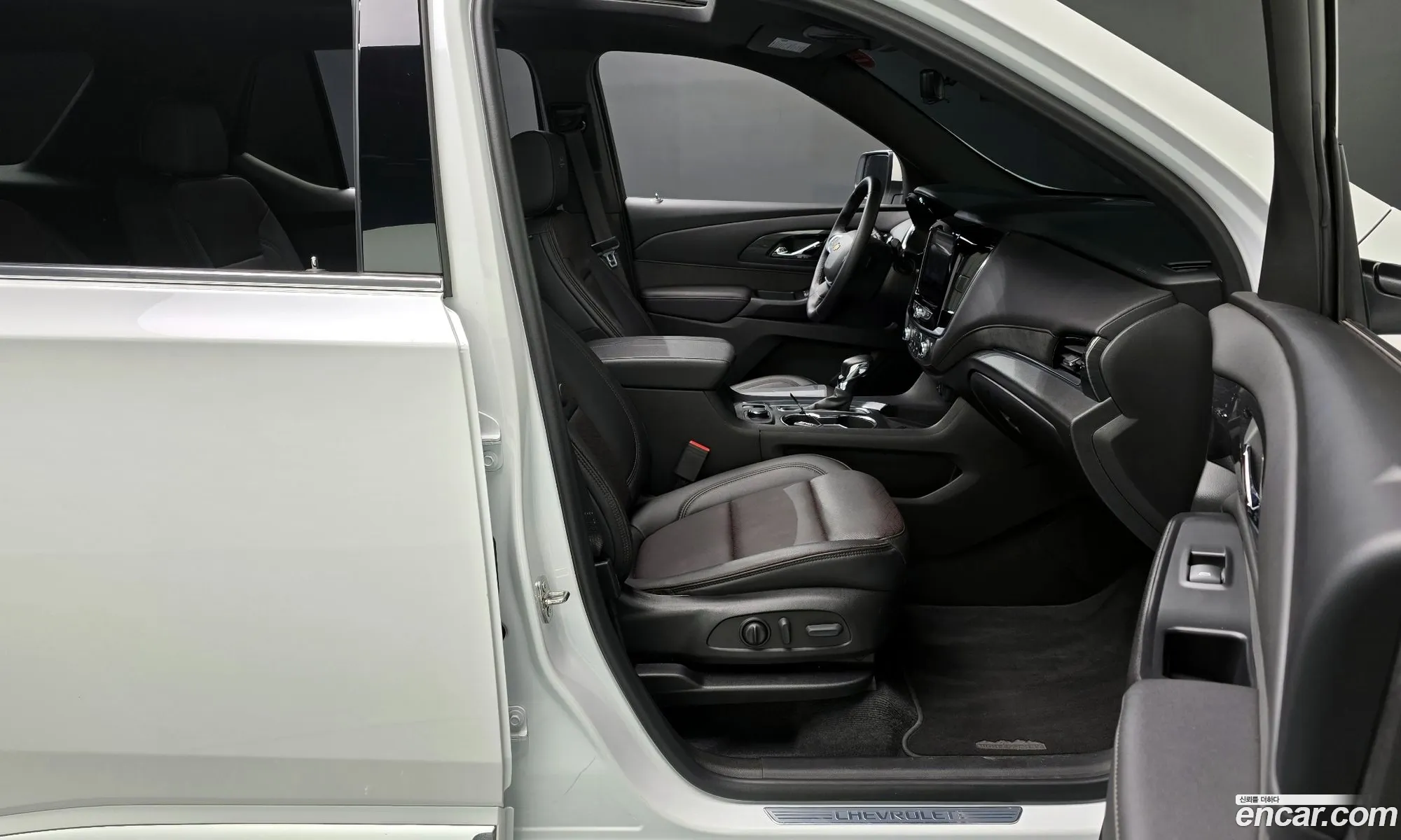 Chevrolet (GM Daewoo) Traverse 2022 — 15