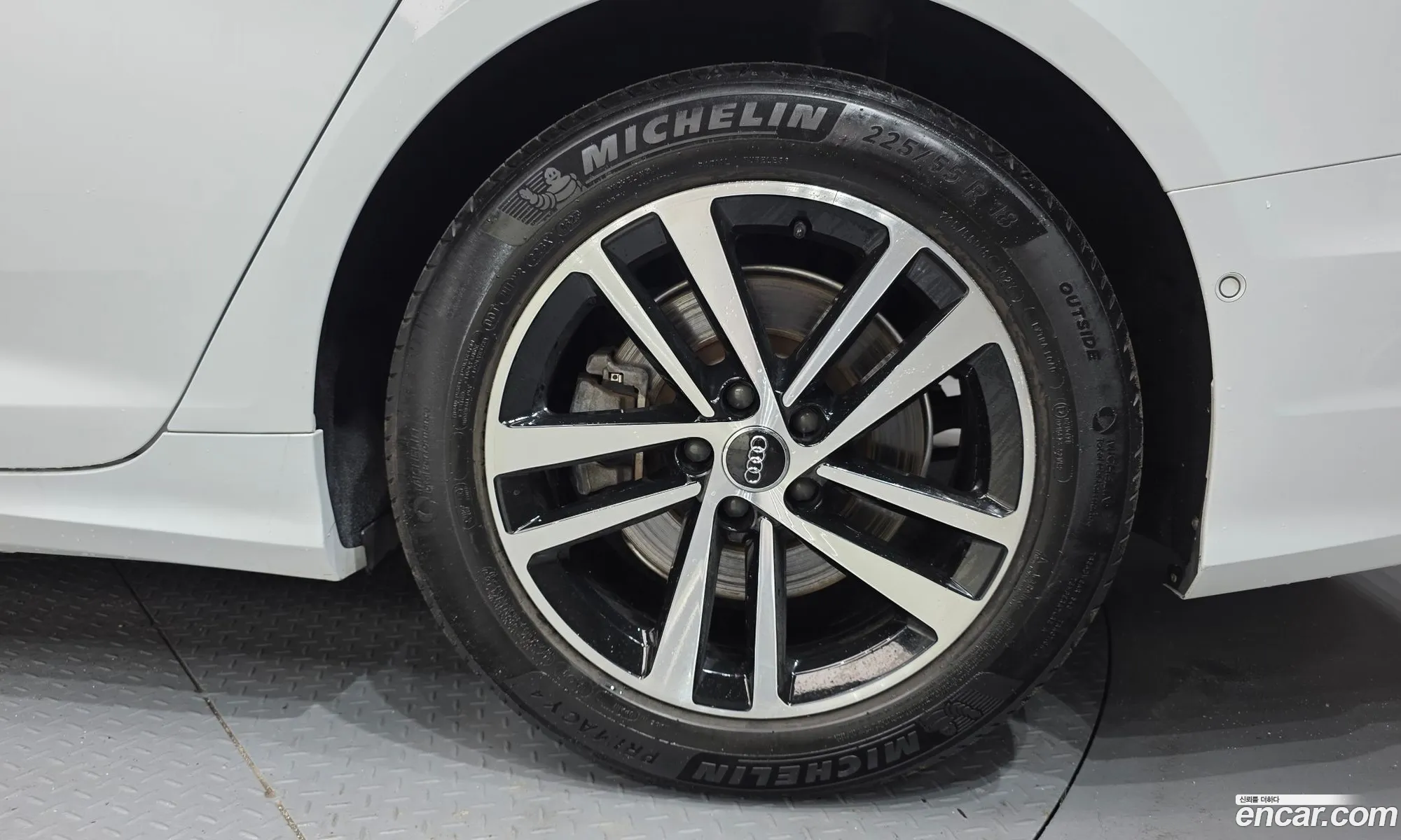 Audi A6 2019 WAUZZZF21LN008901 — 13