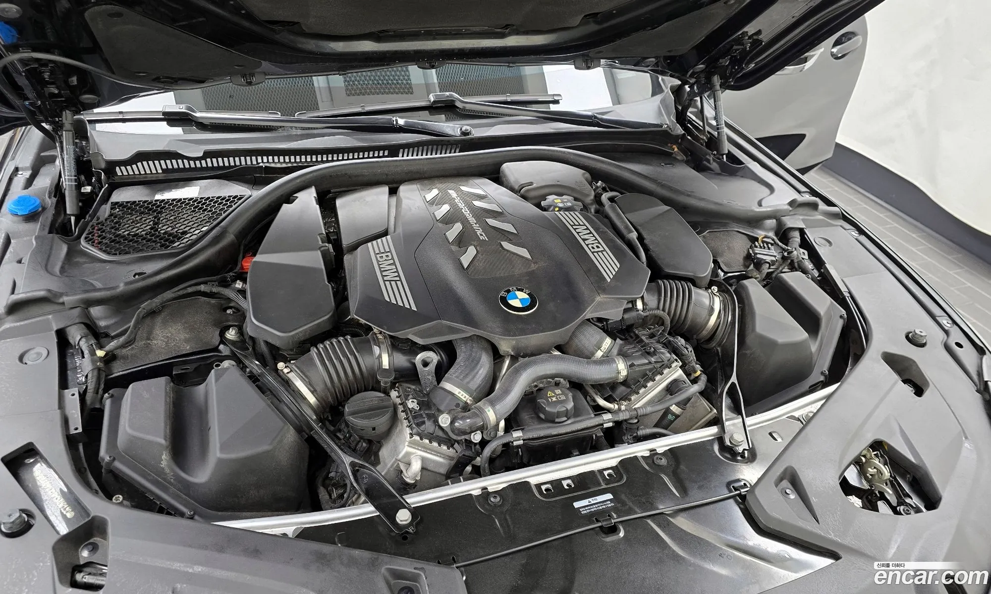 BMW 8 Series 2023 — 15