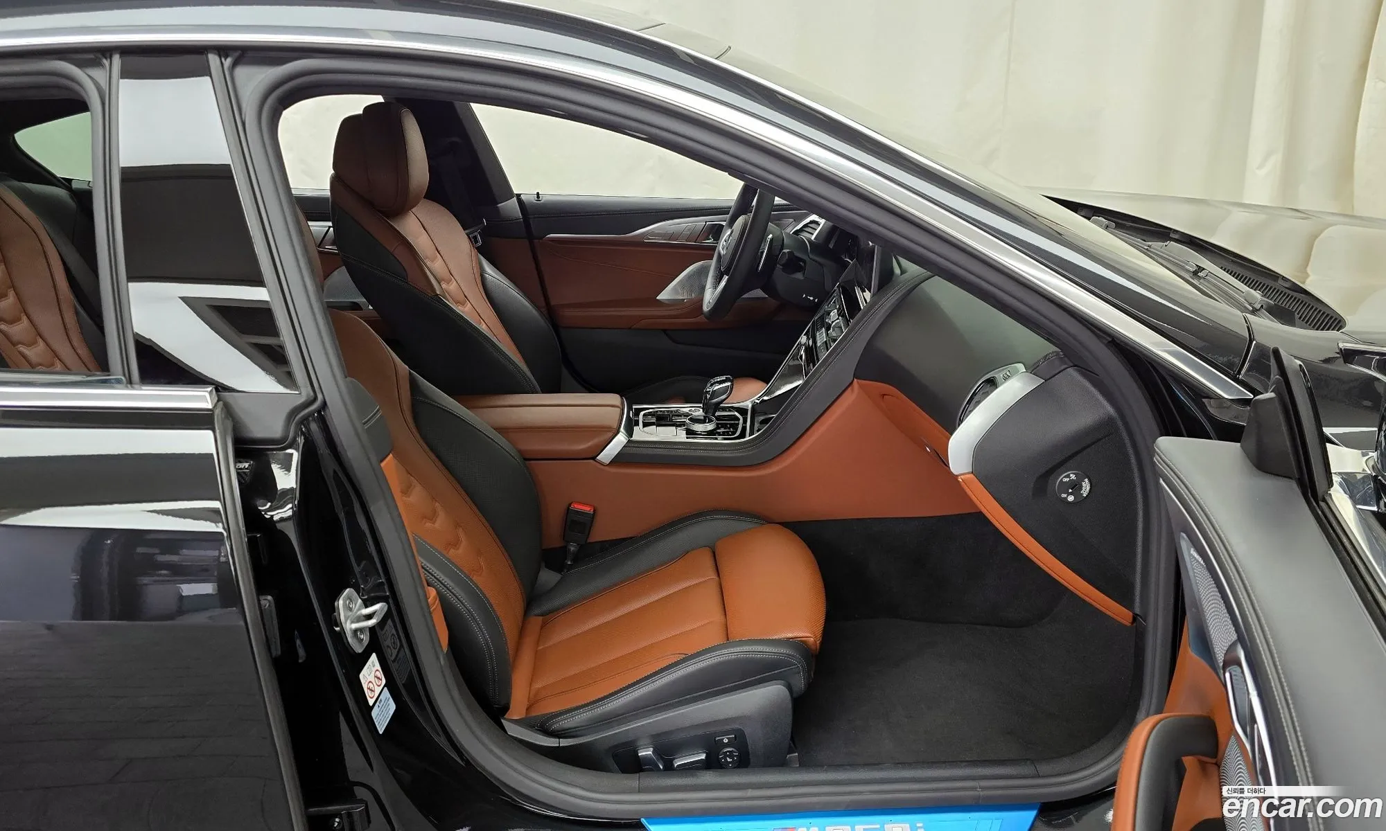 BMW 8 Series 2023 — 16