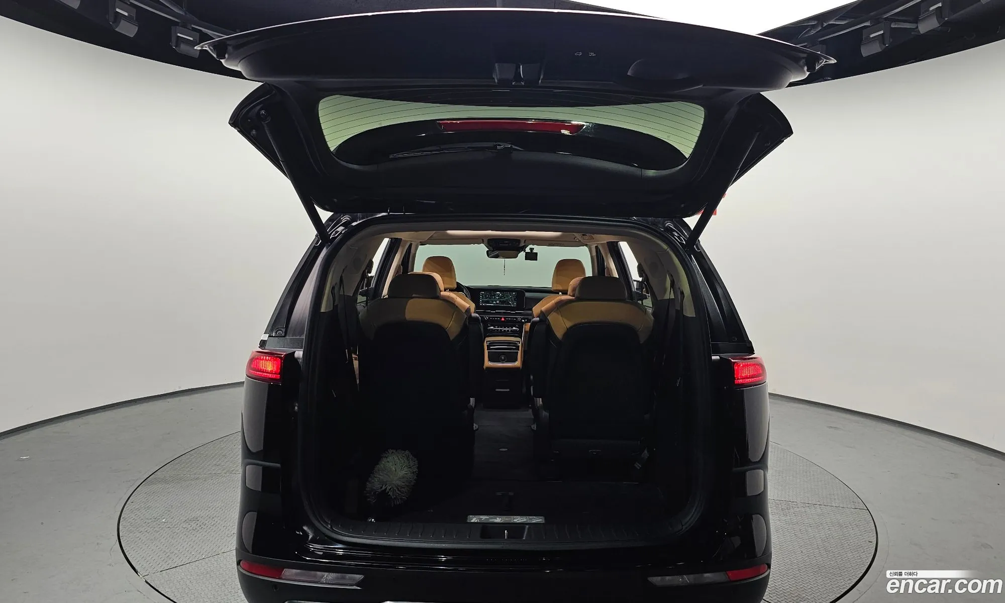Kia Carnival 2022 — 9