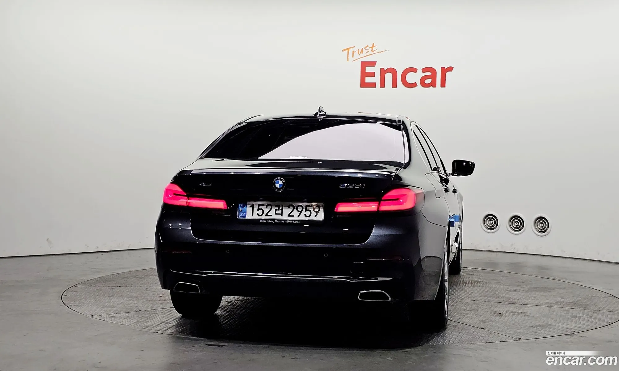 BMW 5 Series 2021 — 17