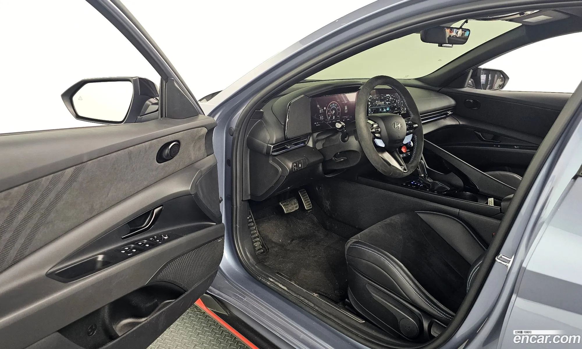 Hyundai Elantra 2025 — 18