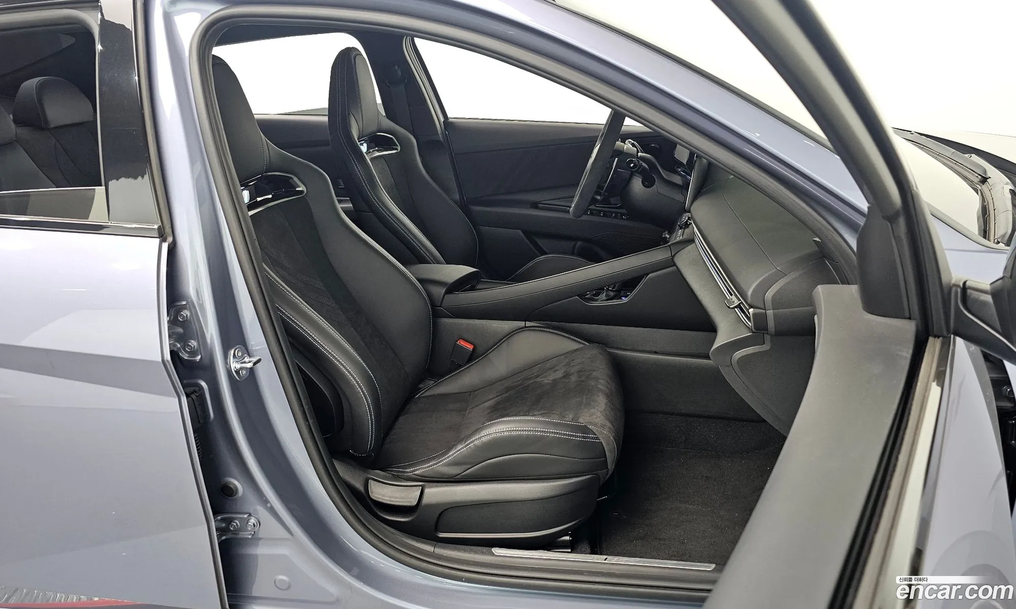 Hyundai Elantra 2025 — 7