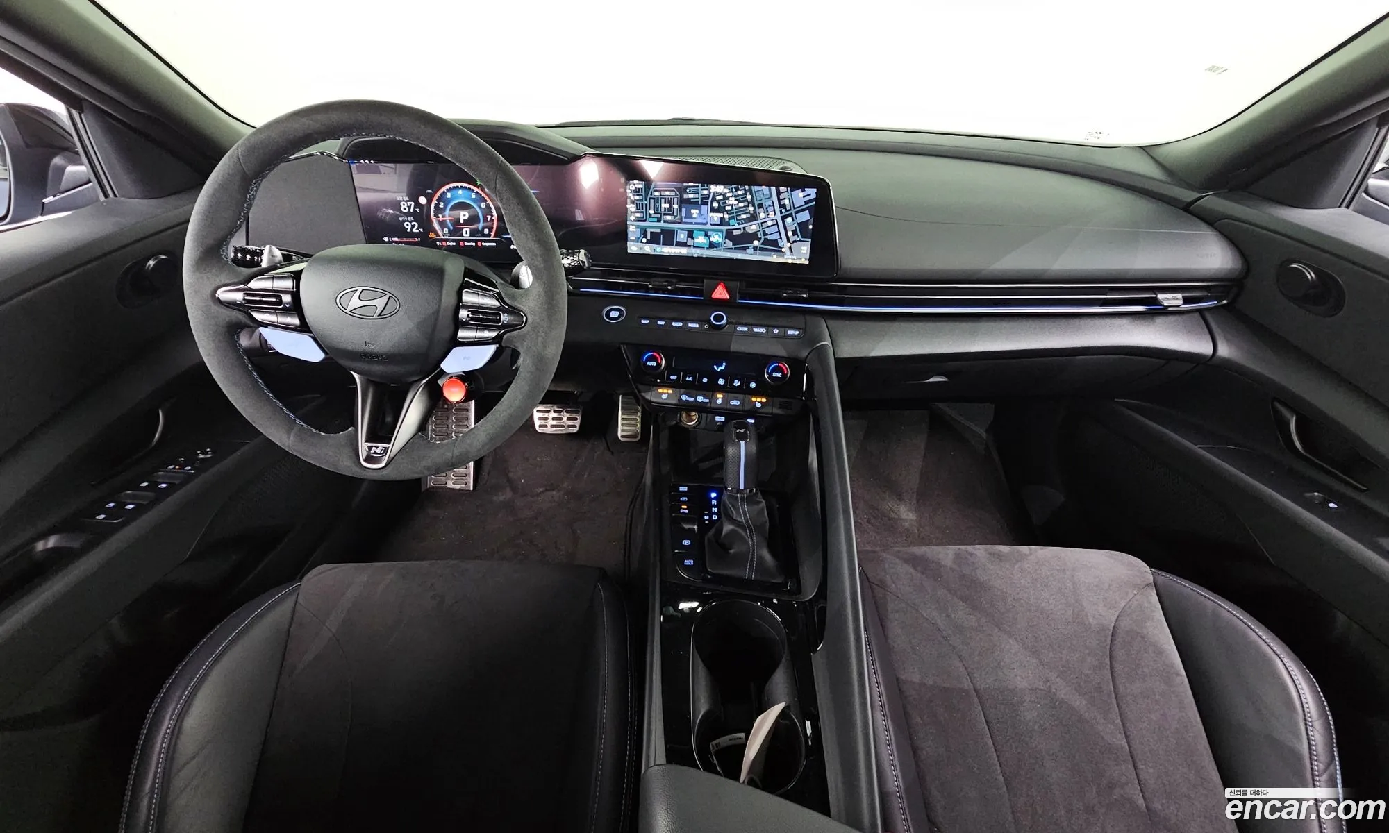Hyundai Elantra 2025 — 11