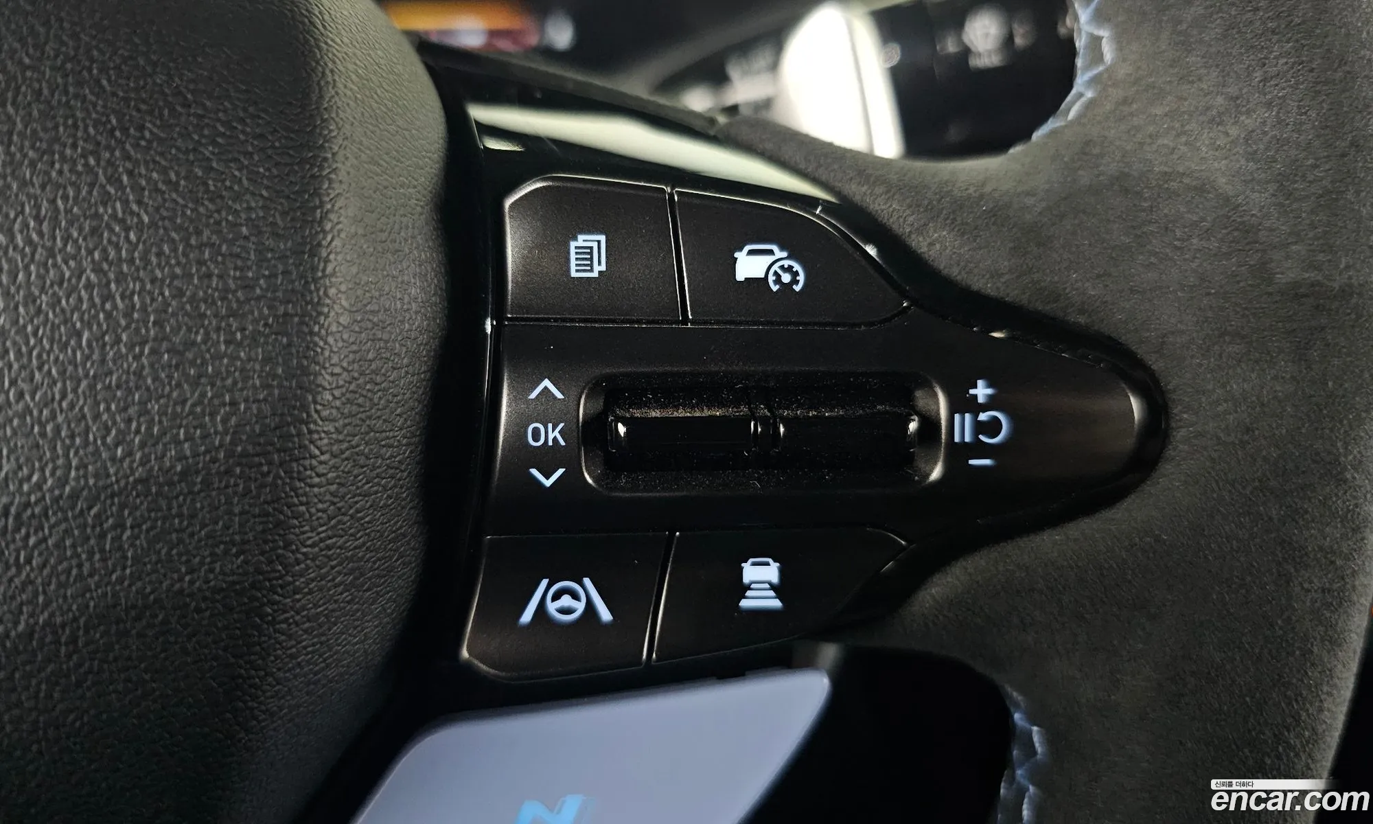 Hyundai Elantra 2025 — 12