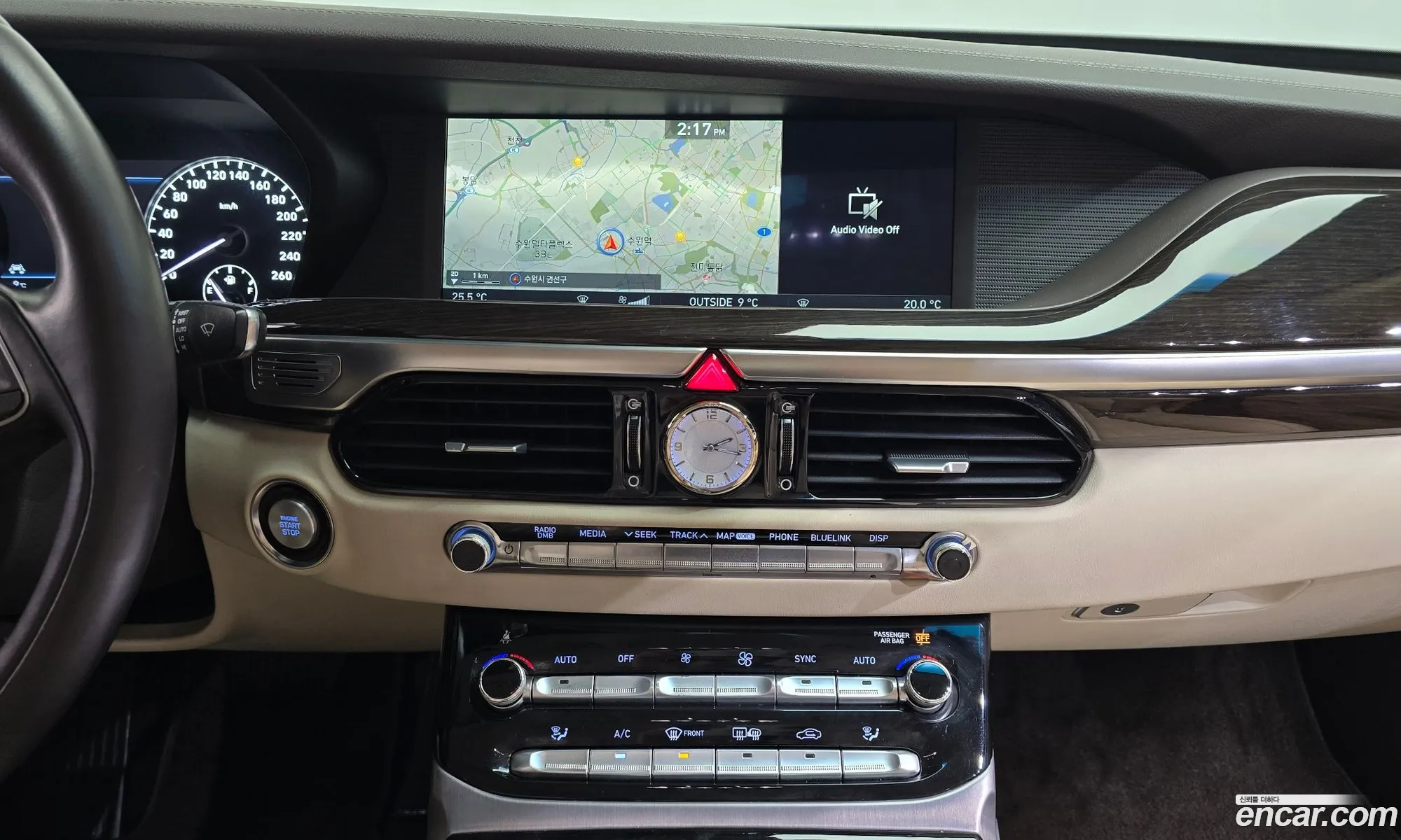 Genesis EQ900 2017 — 2