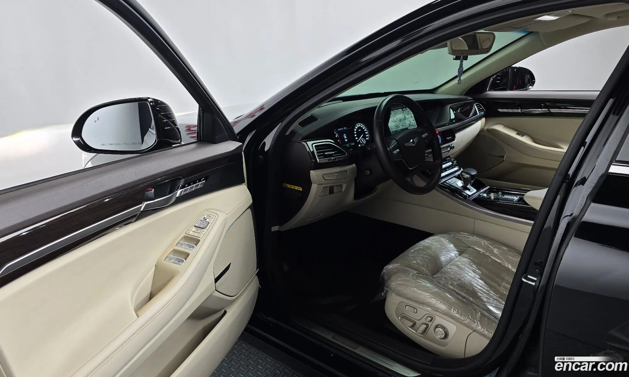 Genesis EQ900 2017 — 15