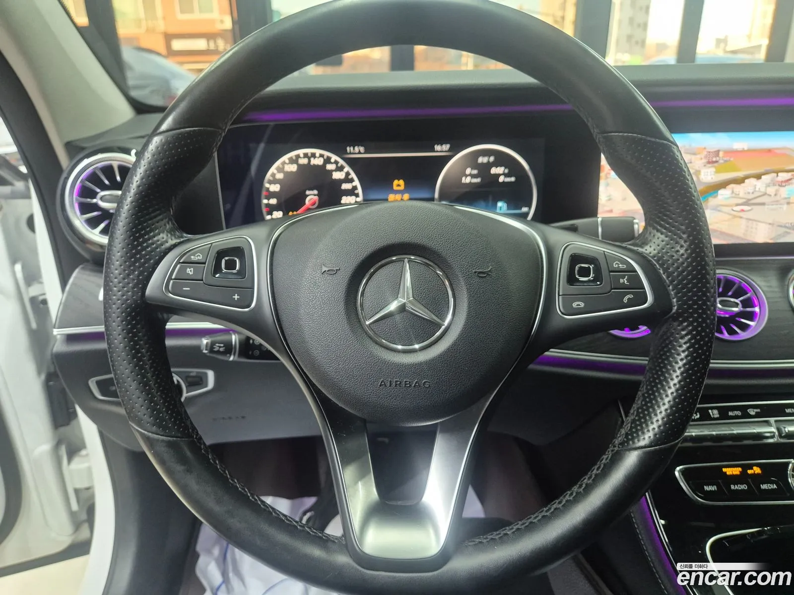 Mercedes-Benz E-Class W213 2017 — 11