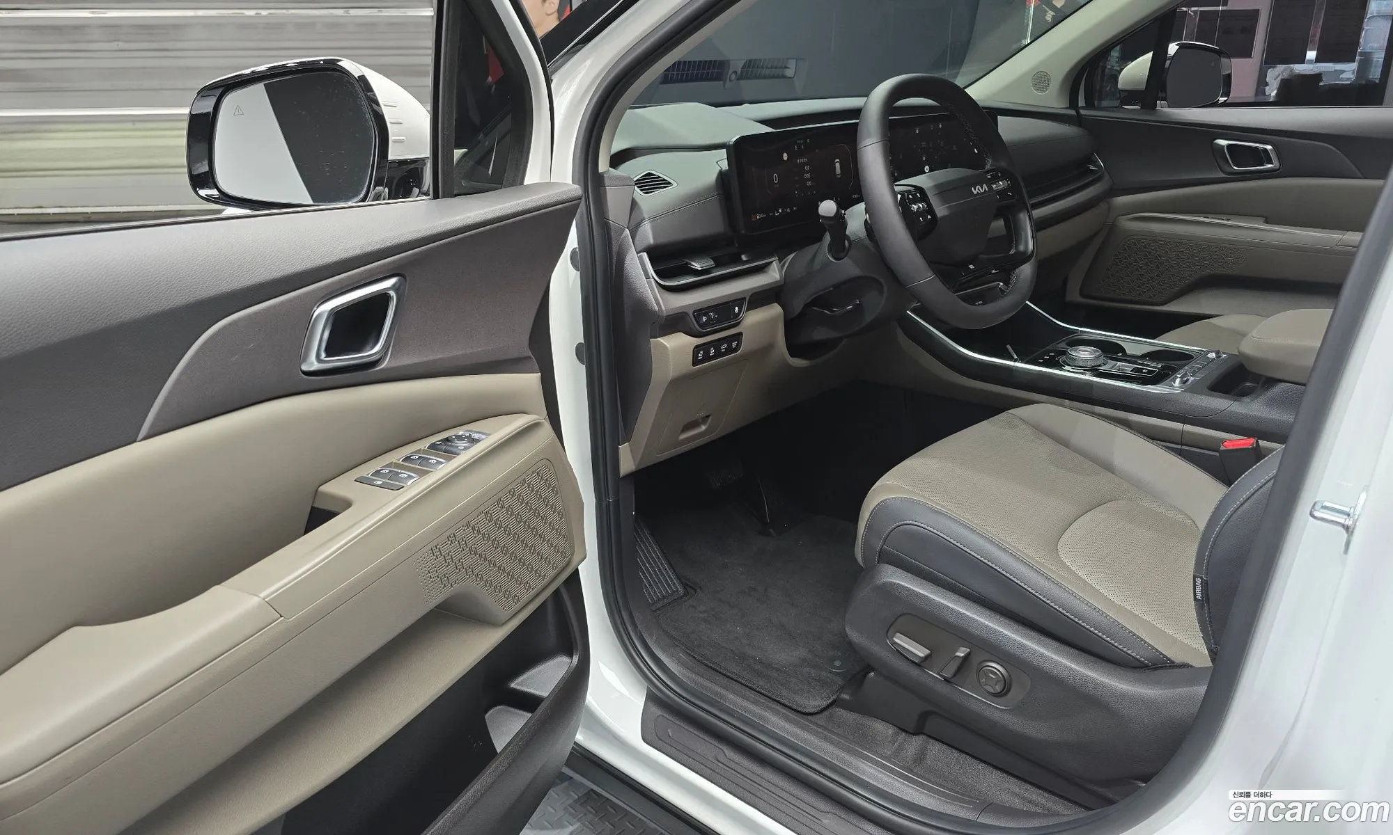 Kia Carnival 2024 — 17