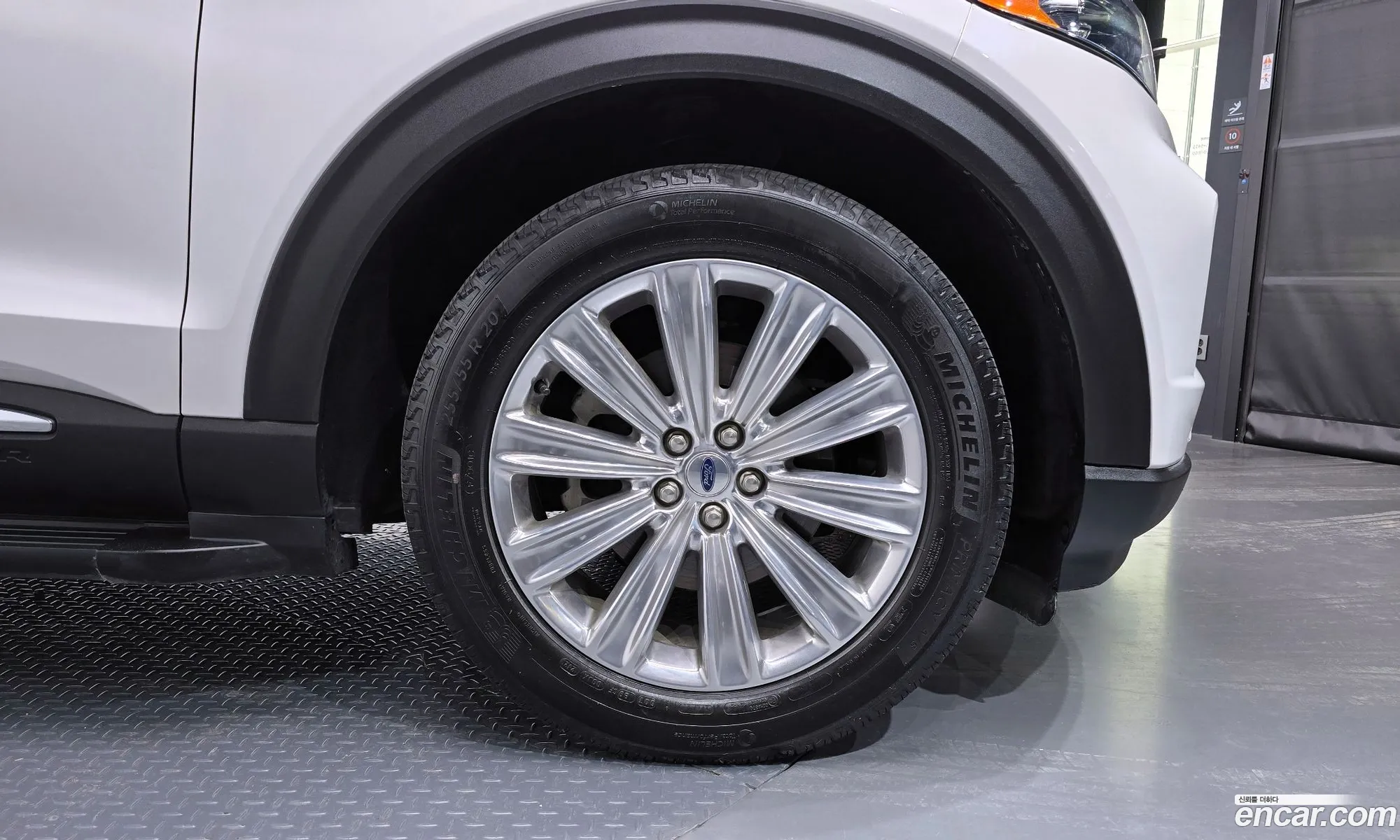 Ford Explorer 6th Gen 2020 1FMSK8FH4LGC17542 — 9