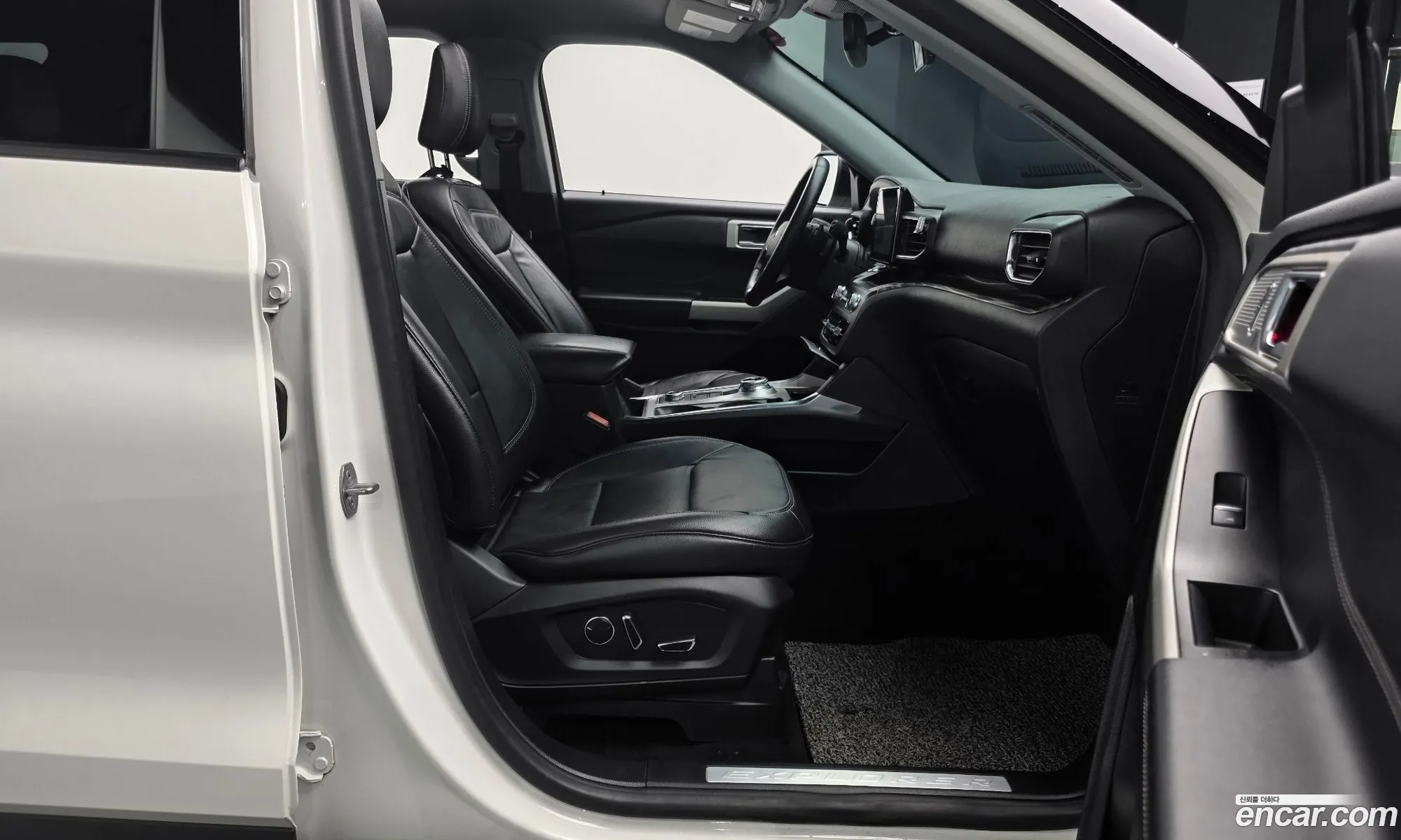 Ford Explorer 6th Gen 2020 1FMSK8FH4LGC17542 — 19