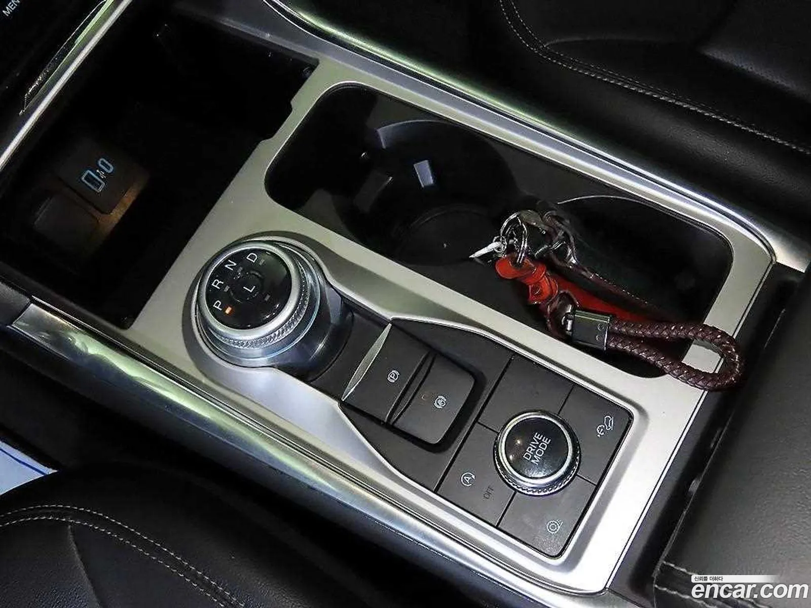 Ford Explorer 6th Gen 2022 — 16