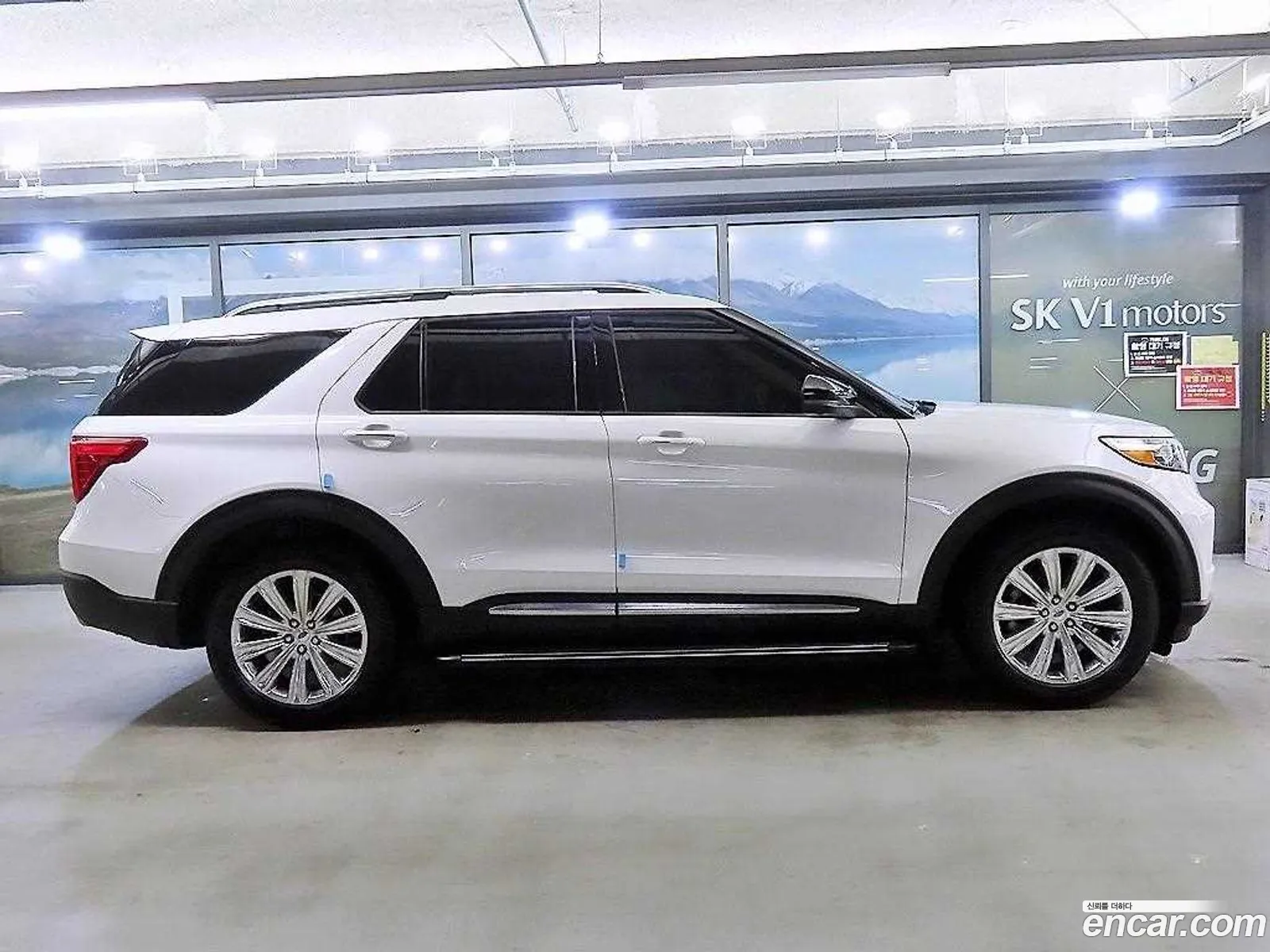 Ford Explorer 6th Gen 2022 — 7