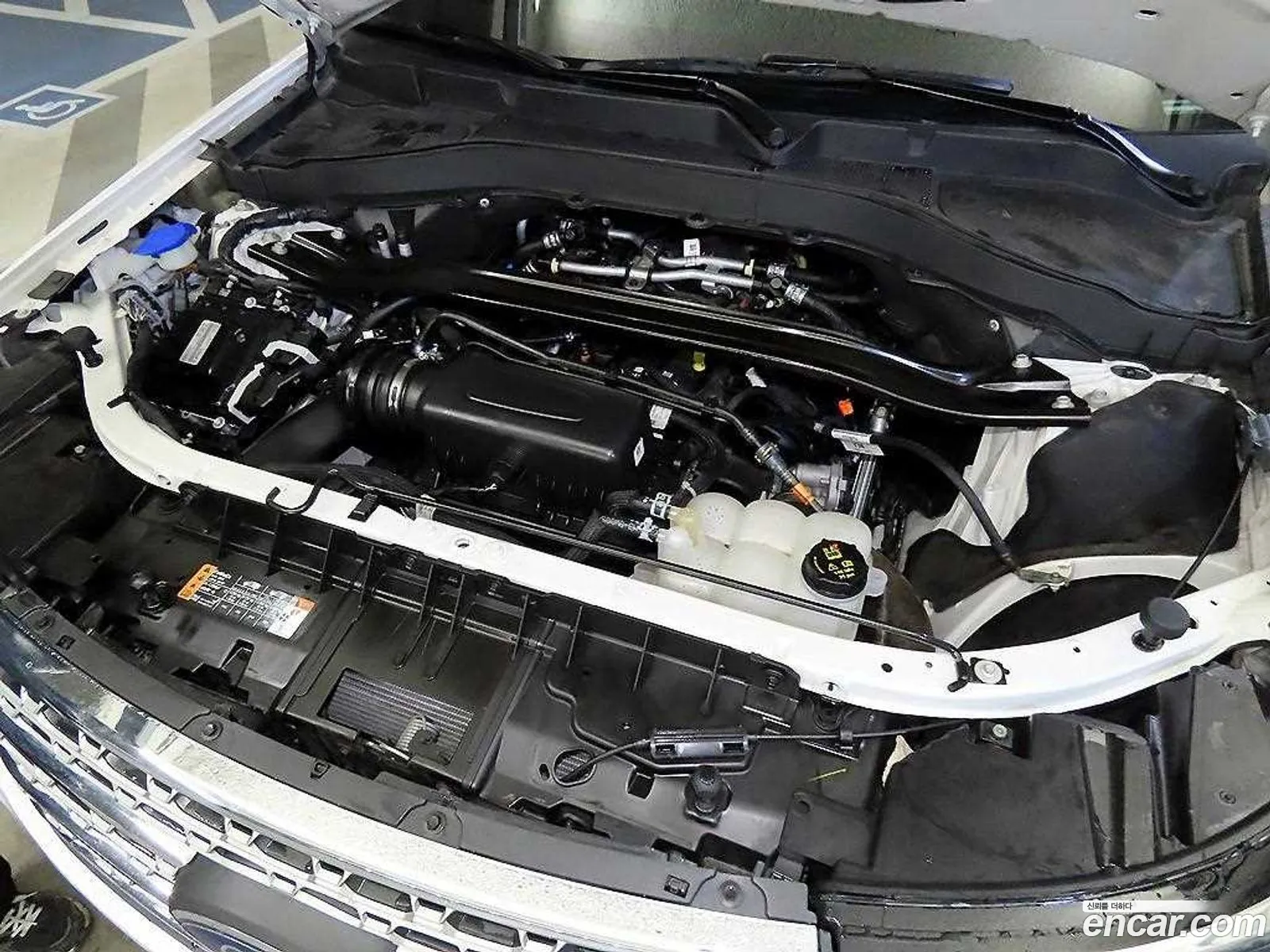 Ford Explorer 6th Gen 2022 — 17
