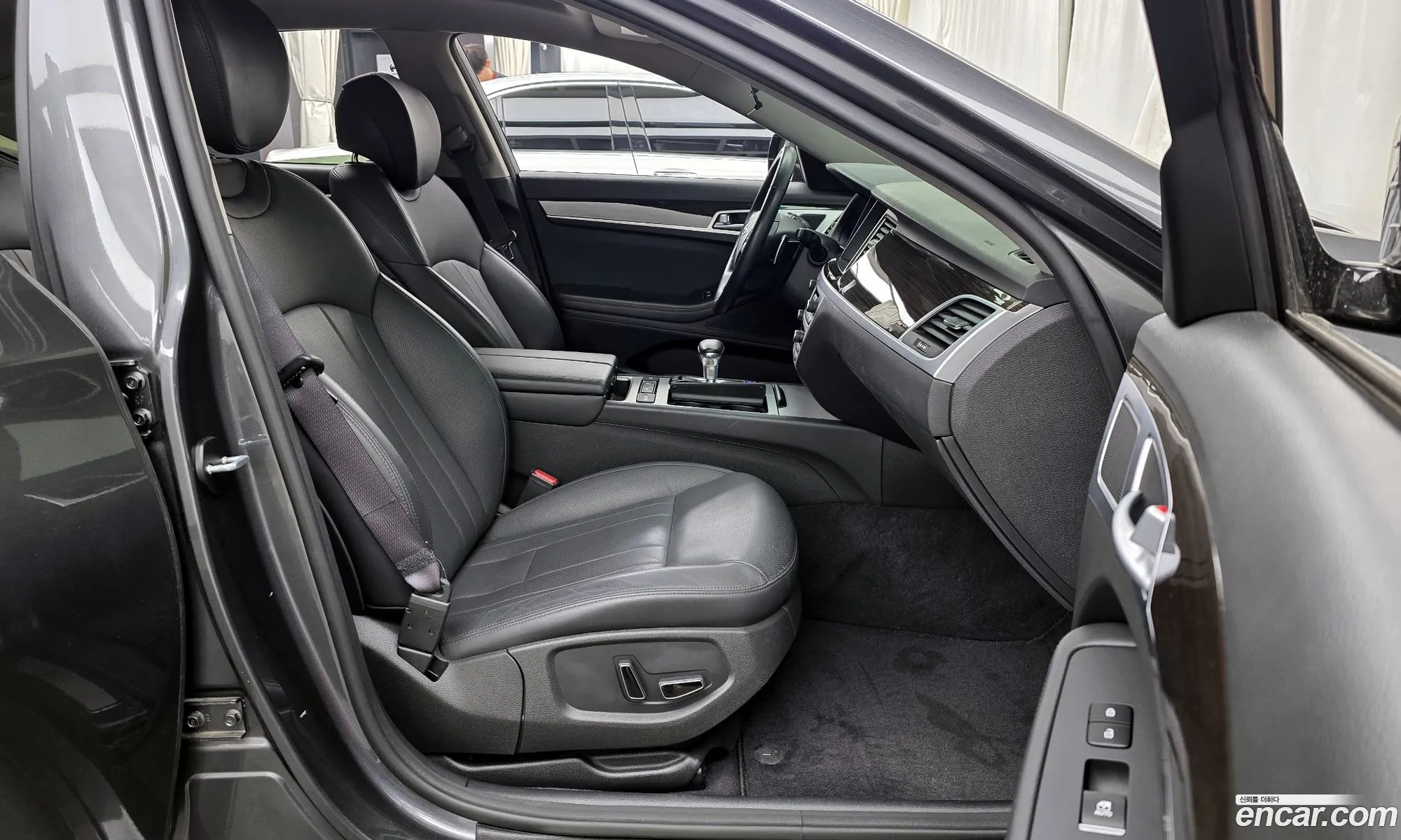 Genesis G80 2016 — 2