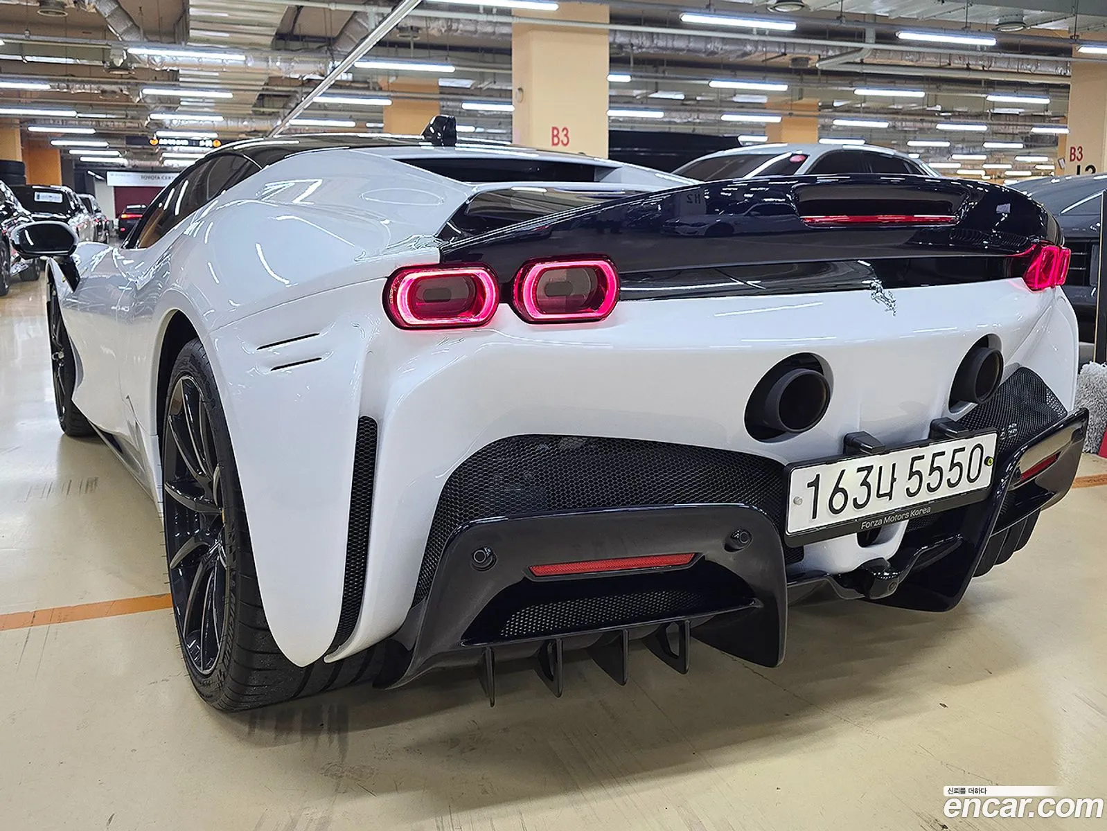 Ferrari SF90 Stradale 2021 — 13