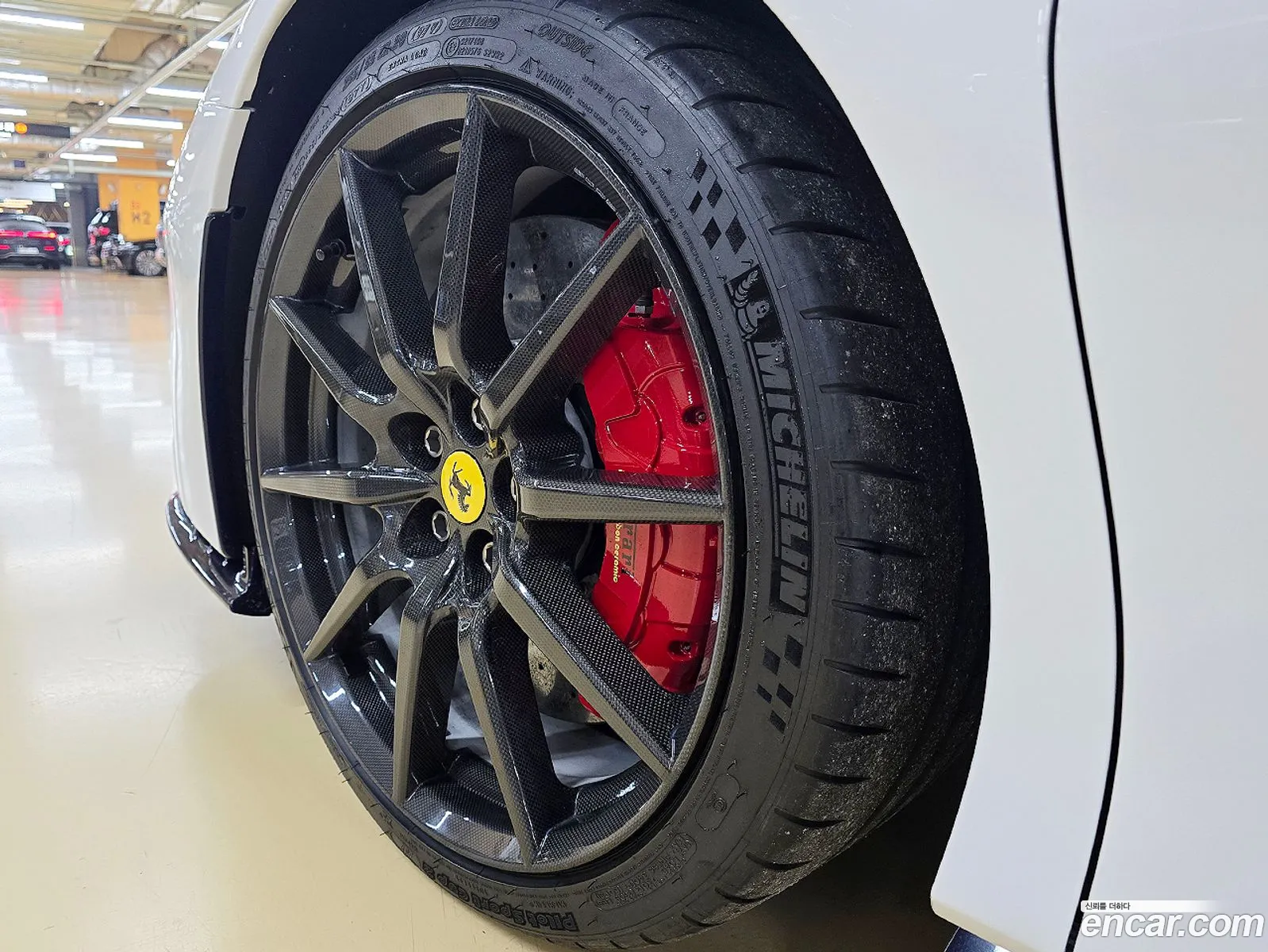 Ferrari SF90 Stradale 2021 — 15