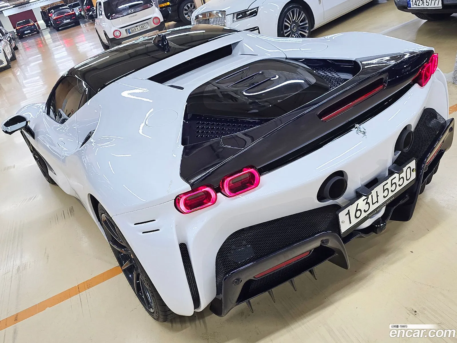 Ferrari SF90 Stradale 2021 — 8