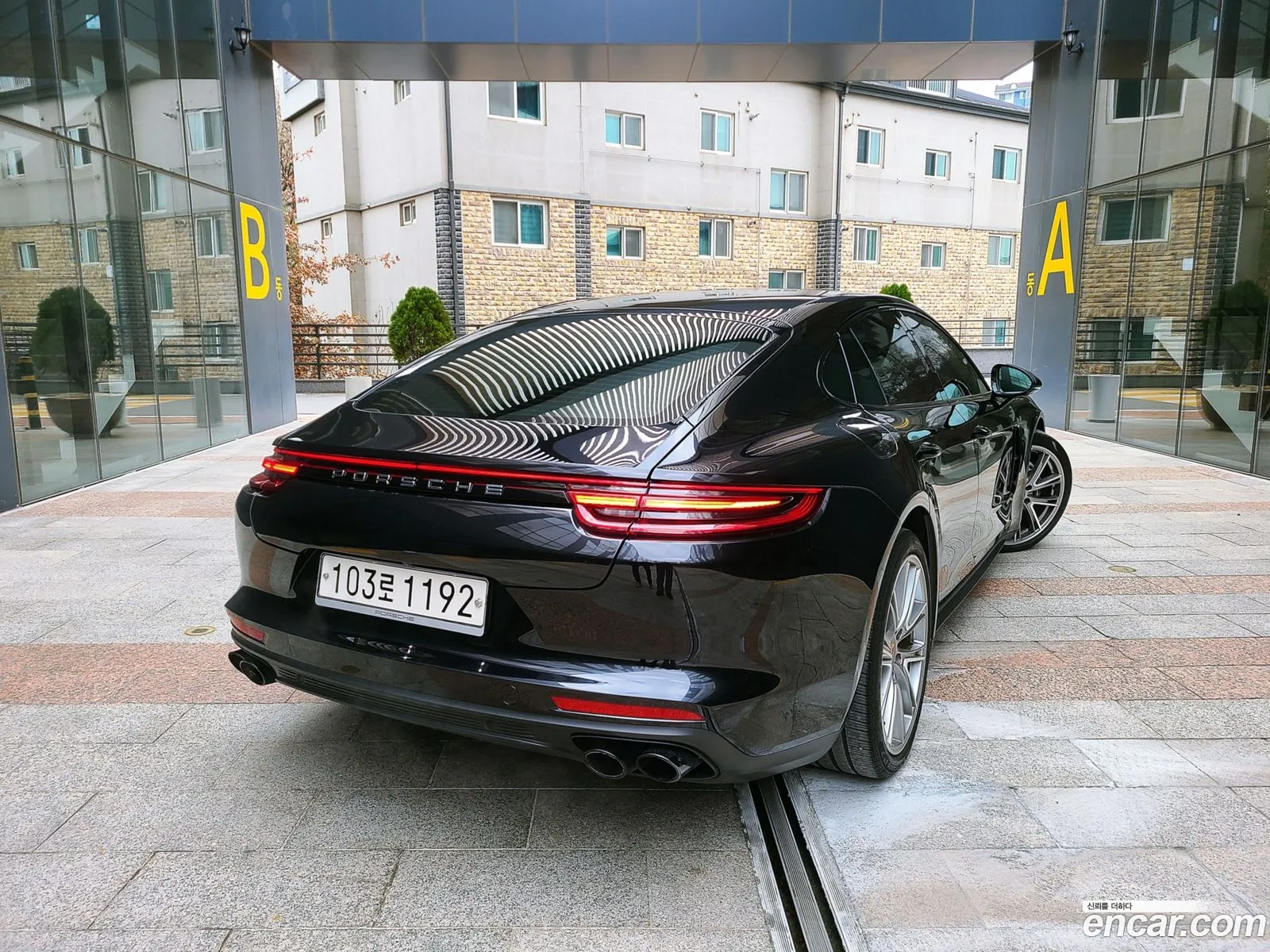 Porsche Panamera 2018 — 17