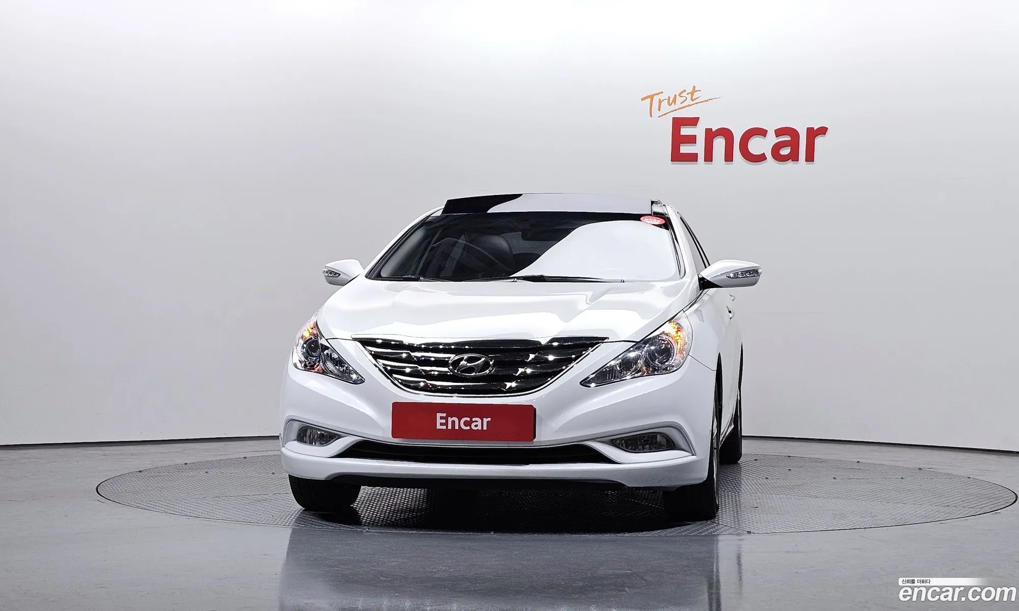 Hyundai YF Sonata 2009 — 15