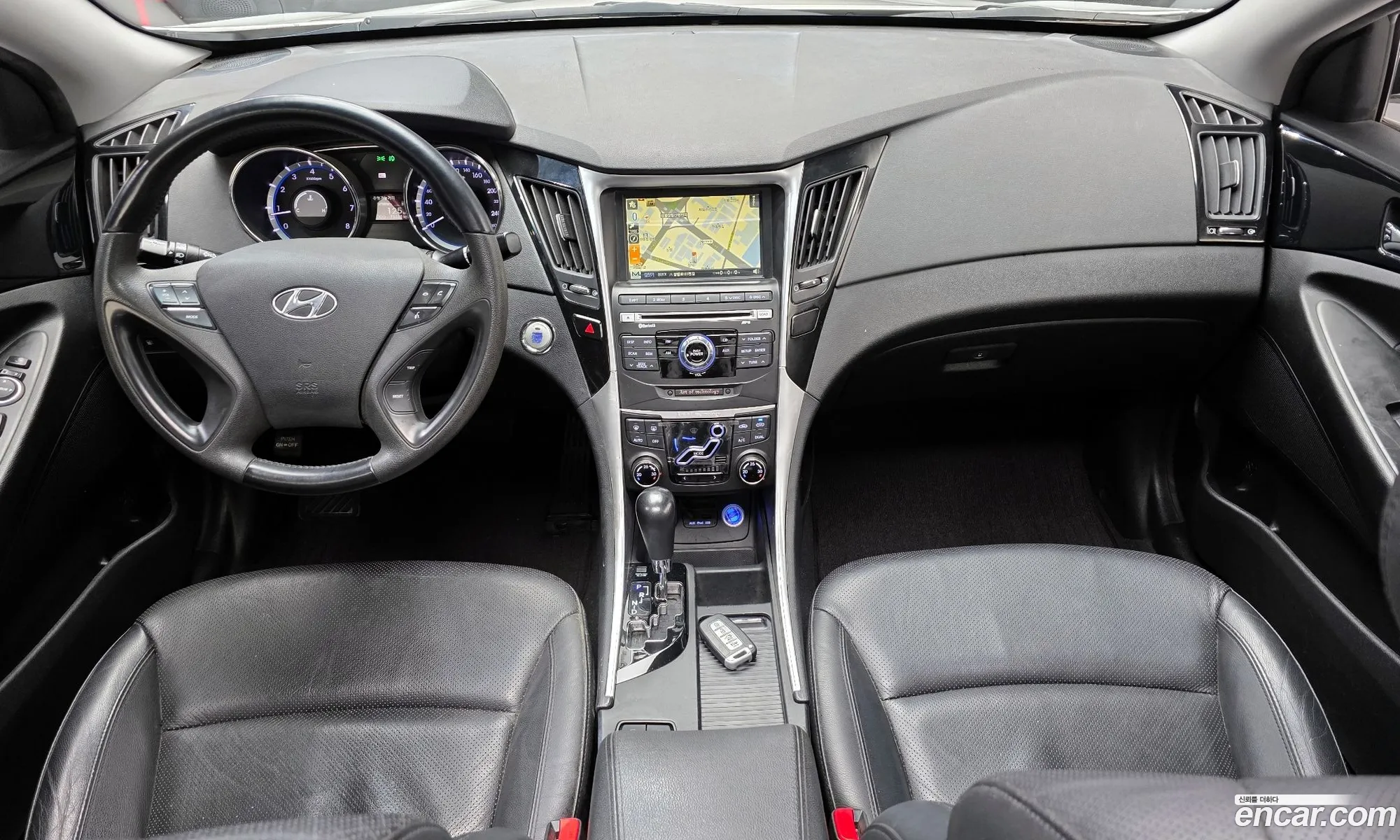 Hyundai YF Sonata 2009 — 18