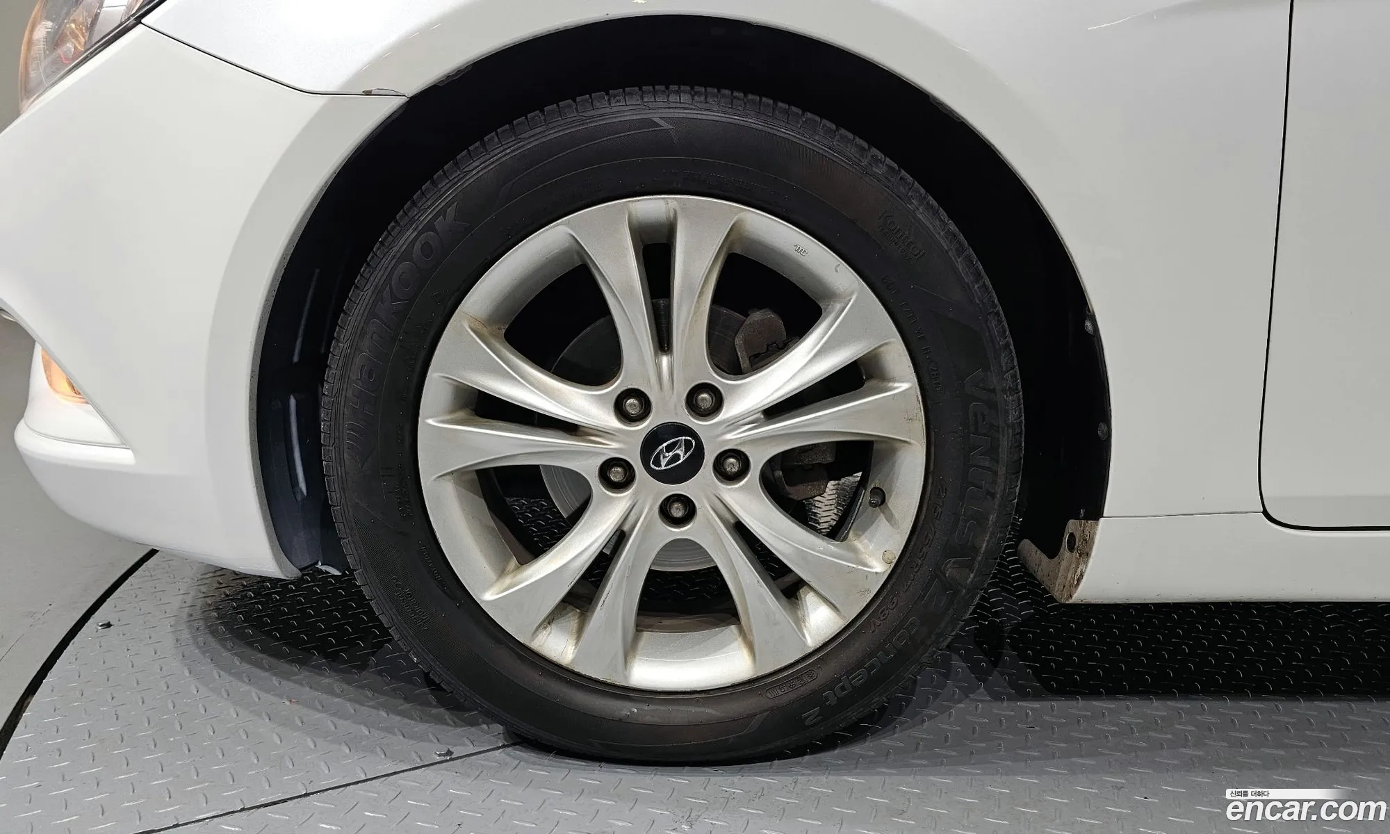 Hyundai YF Sonata 2009 — 8