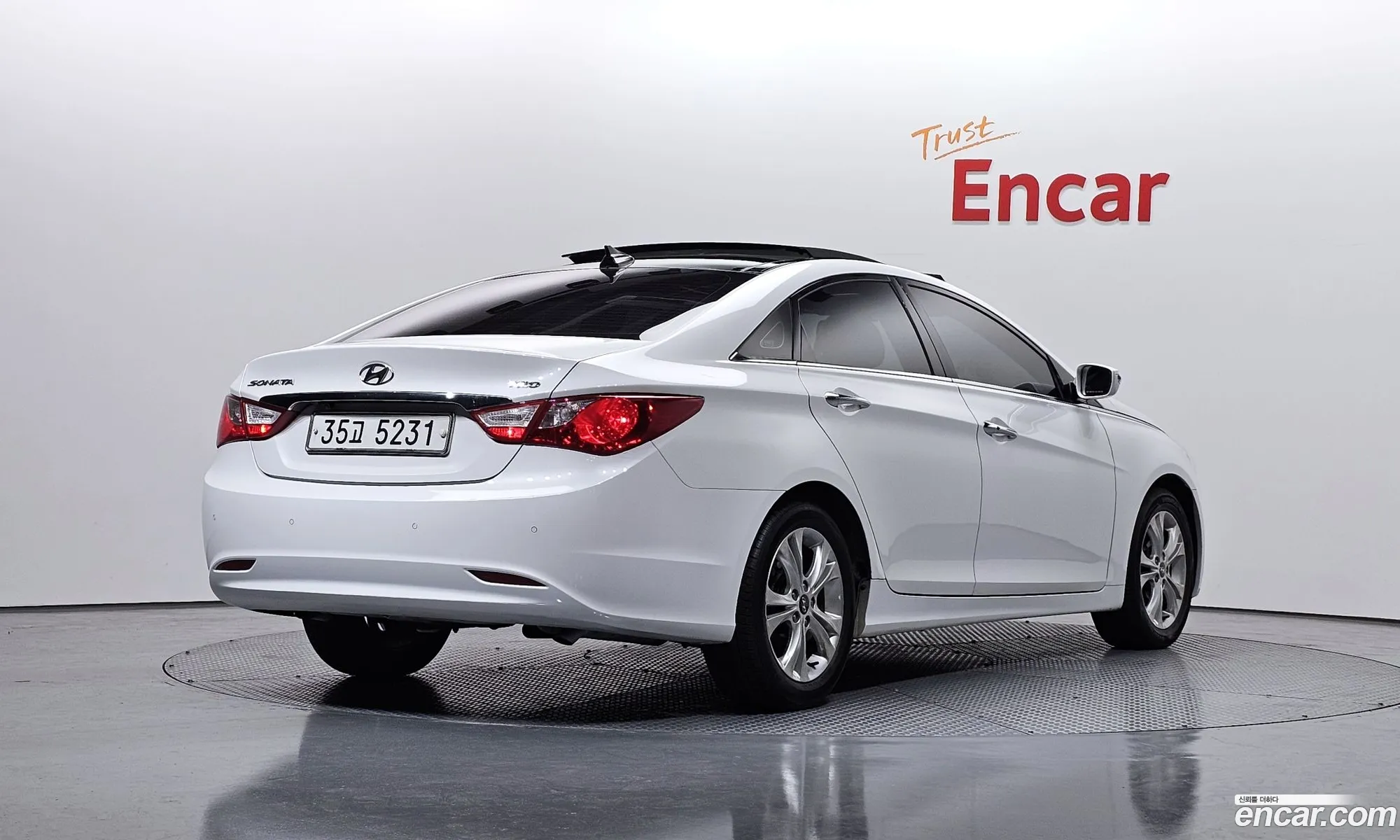 Hyundai YF Sonata 2009 — 4