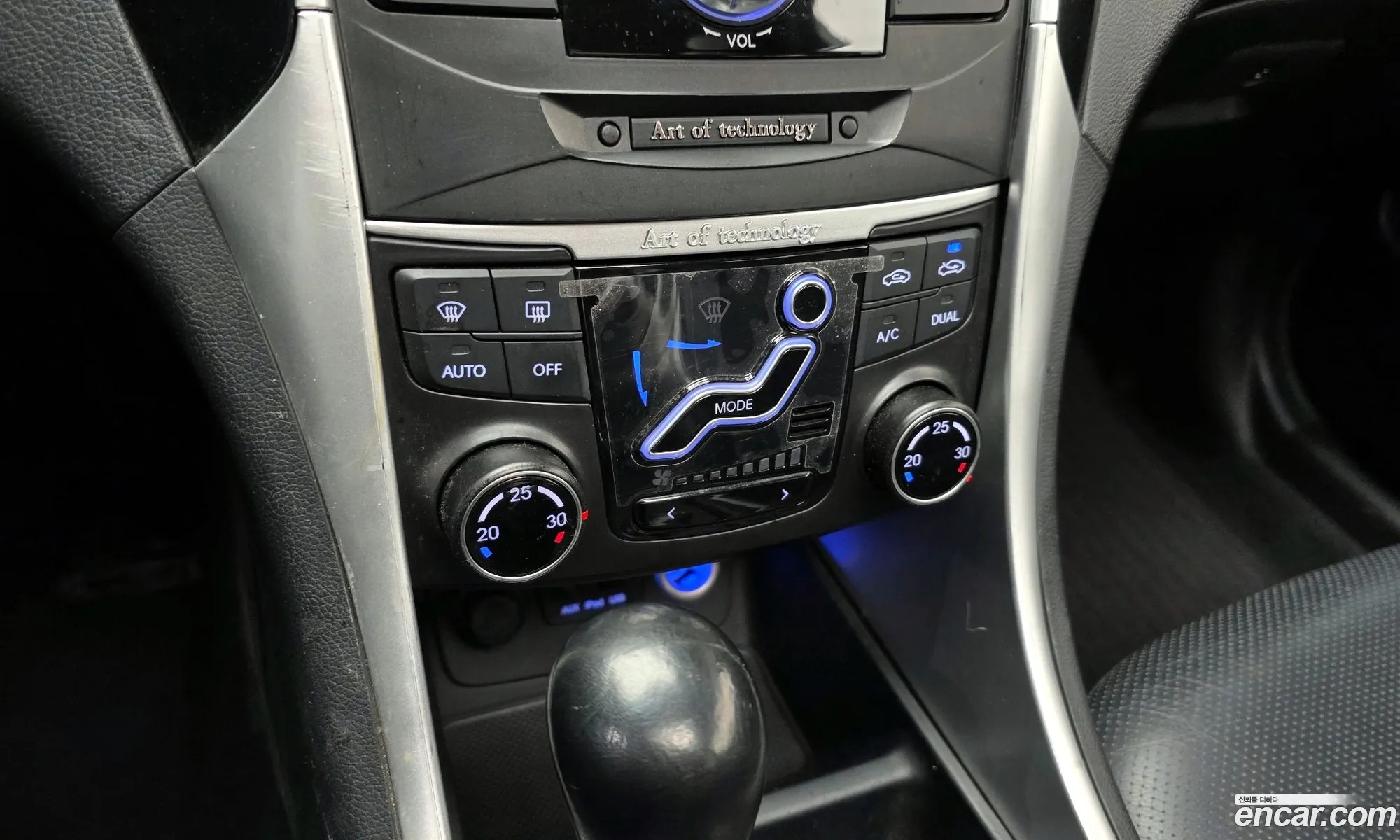 Hyundai YF Sonata 2009 — 20