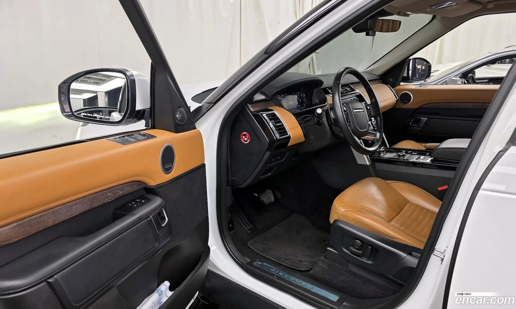 Land Rover Discovery 5 2019 SALRA2BK9KA091130 — 8