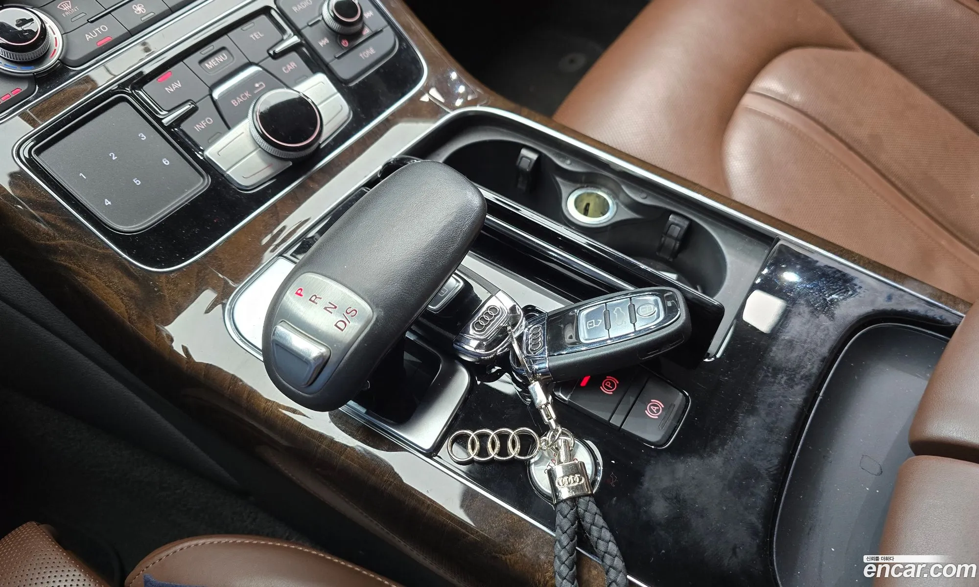 Audi A8 2015 WAUZZZ4H9FN033802 — 2