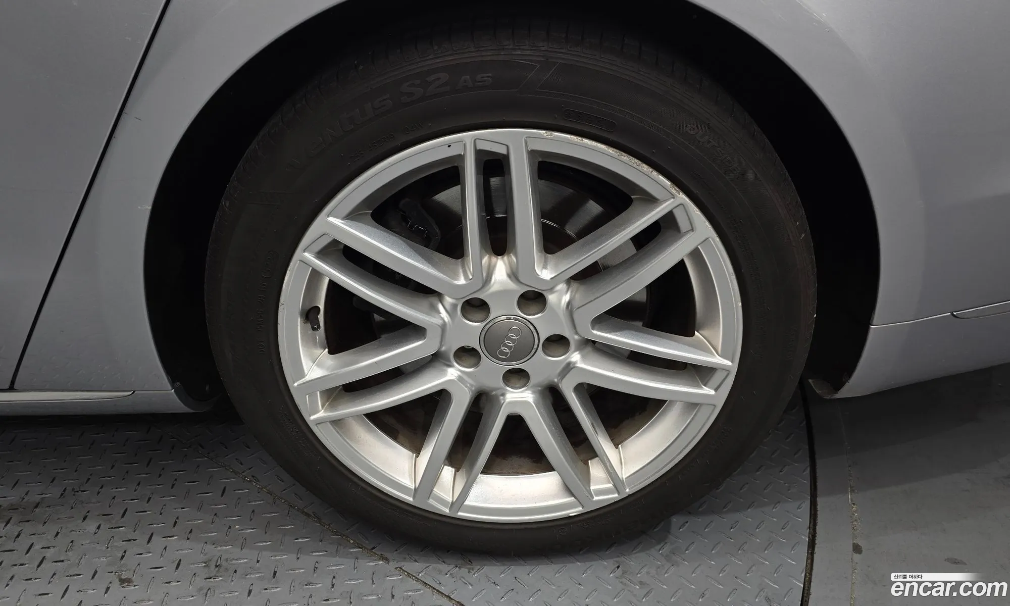 Audi A8 2015 WAUZZZ4H9FN033802 — 11