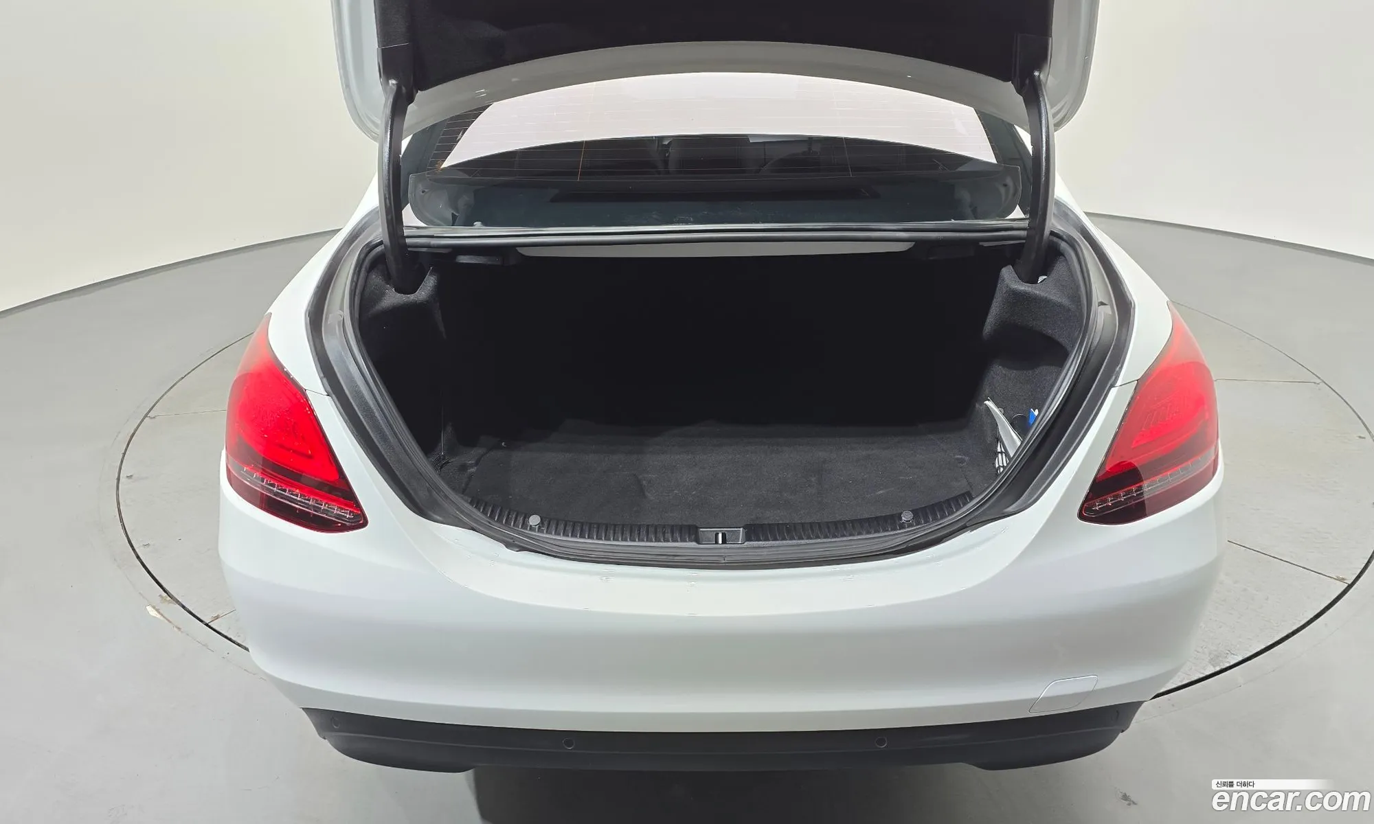 Mercedes-Benz C-Class W205 2019 — 2