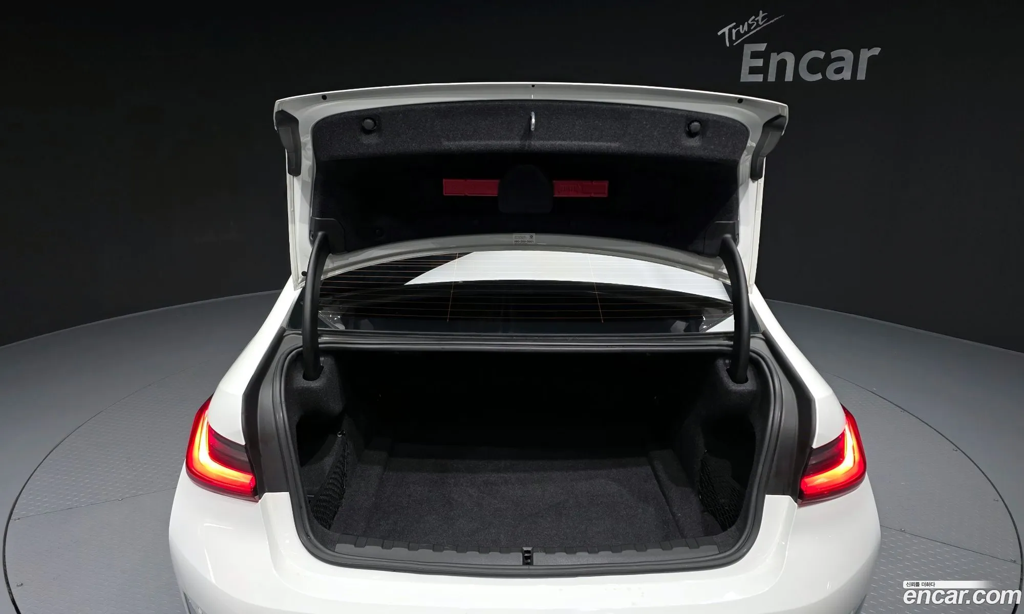 BMW 3 Series 2019 WBA5V5109KAE18993 — 3