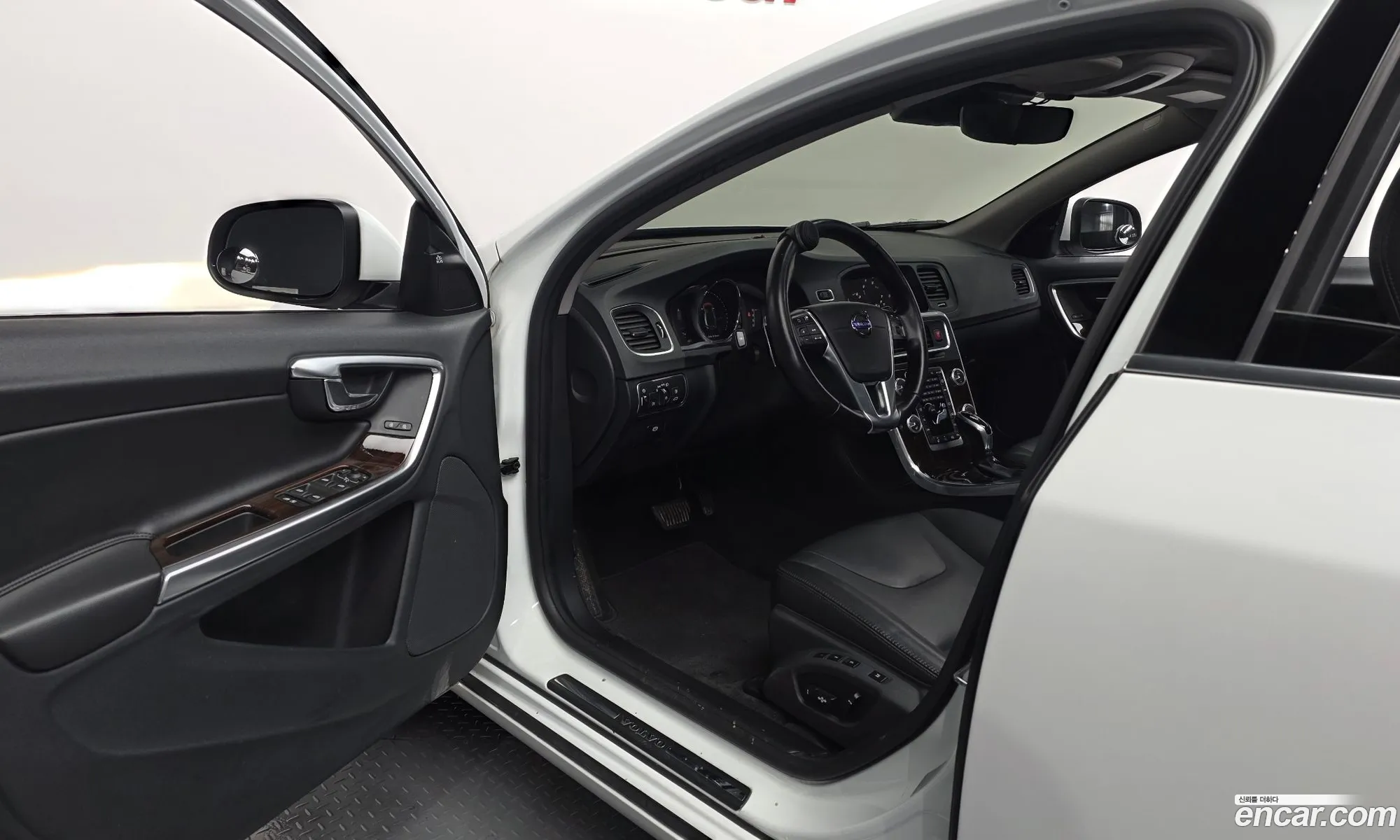 Volvo S60 2017 YV1FSA8BDJ2453483 — 13
