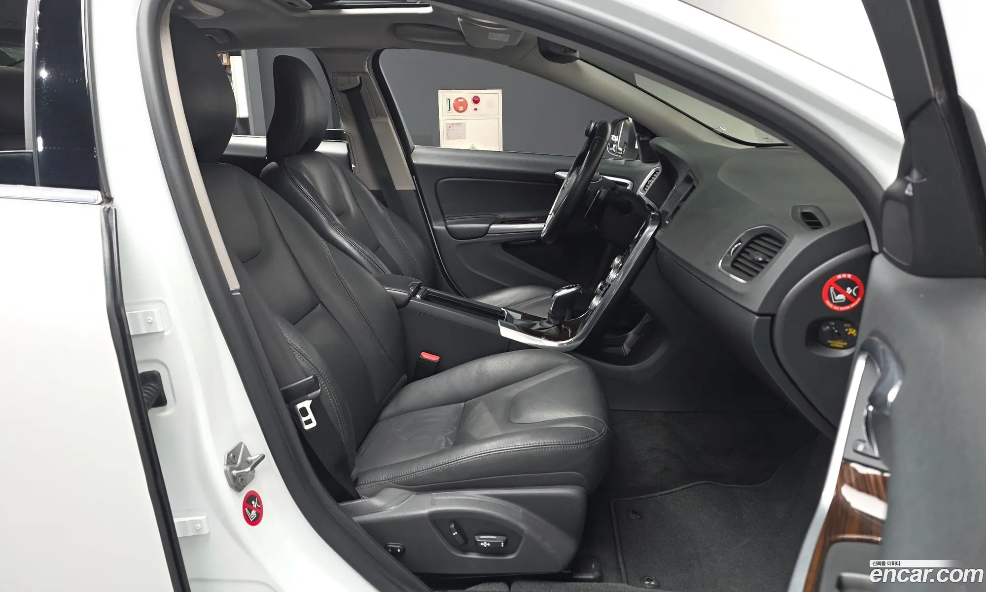 Volvo S60 2017 YV1FSA8BDJ2453483 — 15