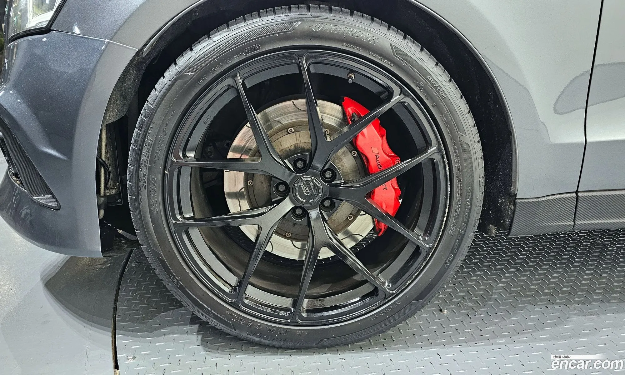 Audi SQ5 2015 WAUZZZ8R0GA042271 — 3
