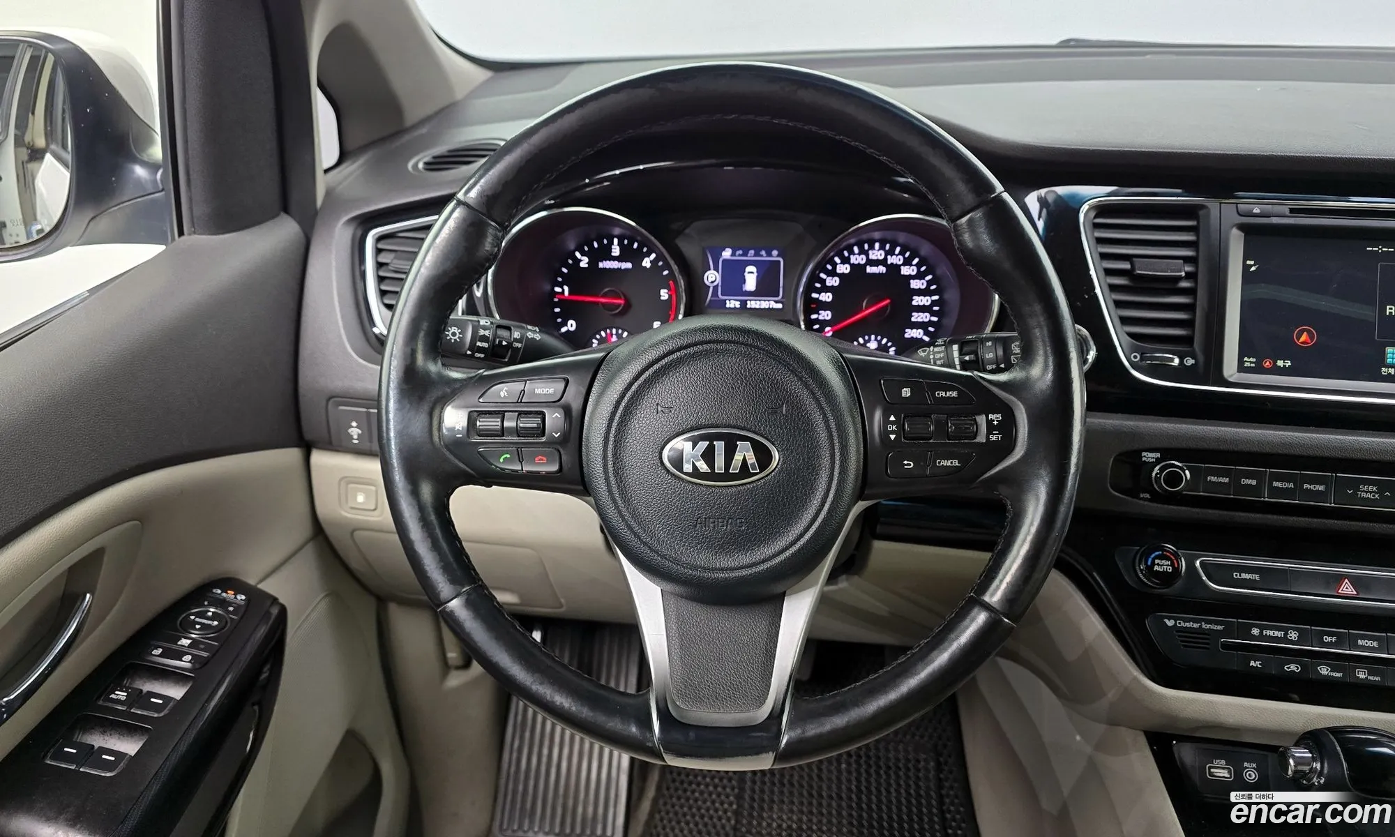 Kia Carnival 2015 — 18
