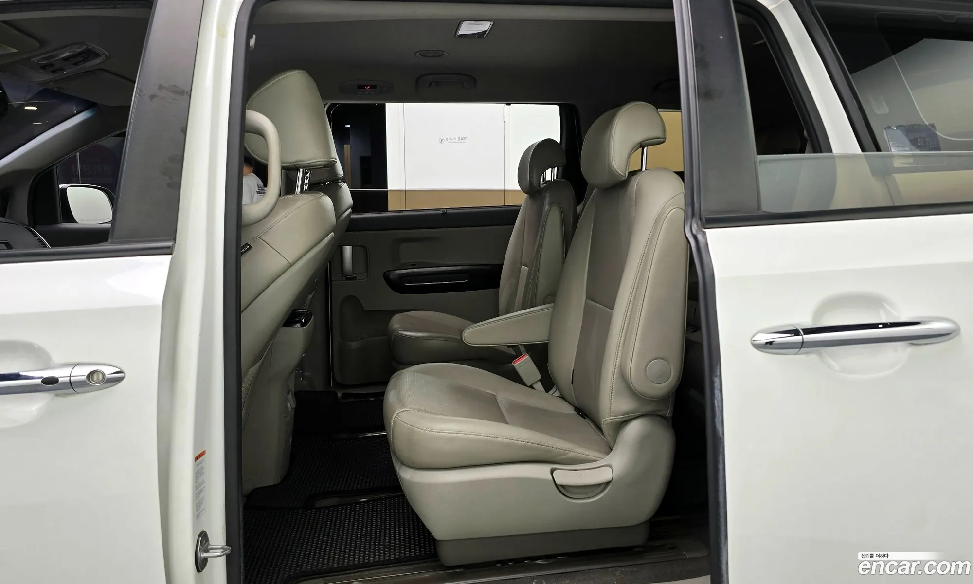 Kia Carnival 2015 — 5