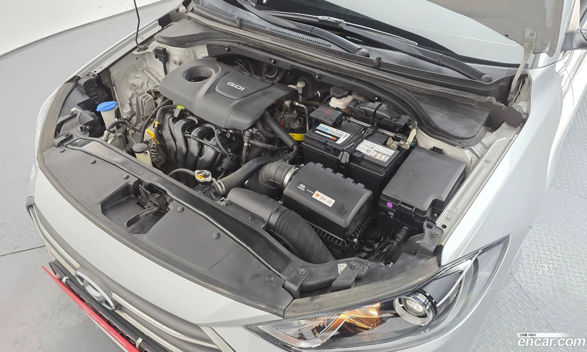 Hyundai Elantra AD 2016 — 19